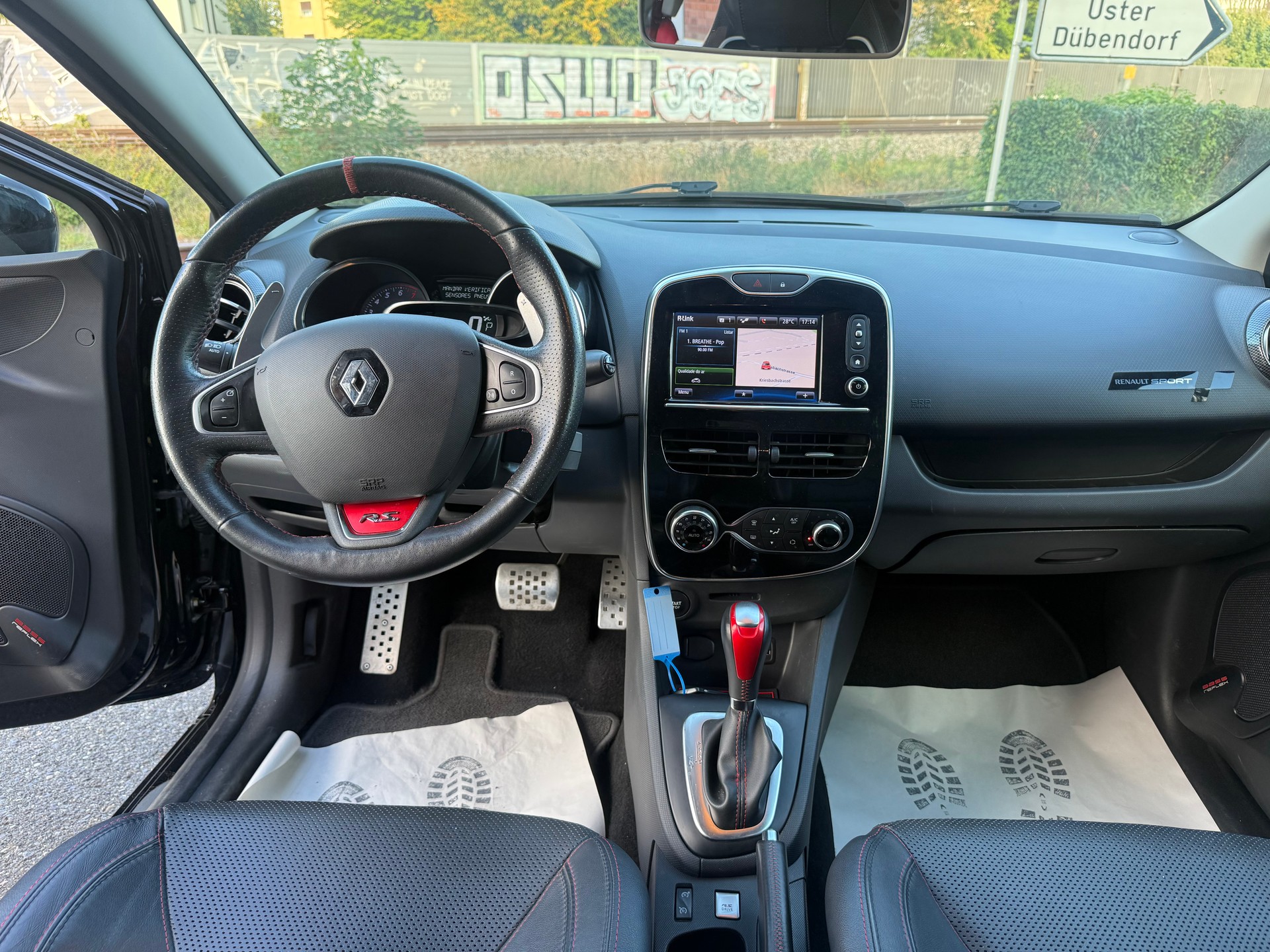 RENAULT Clio 1.6 T RS 220 Trophy EDC-image-8