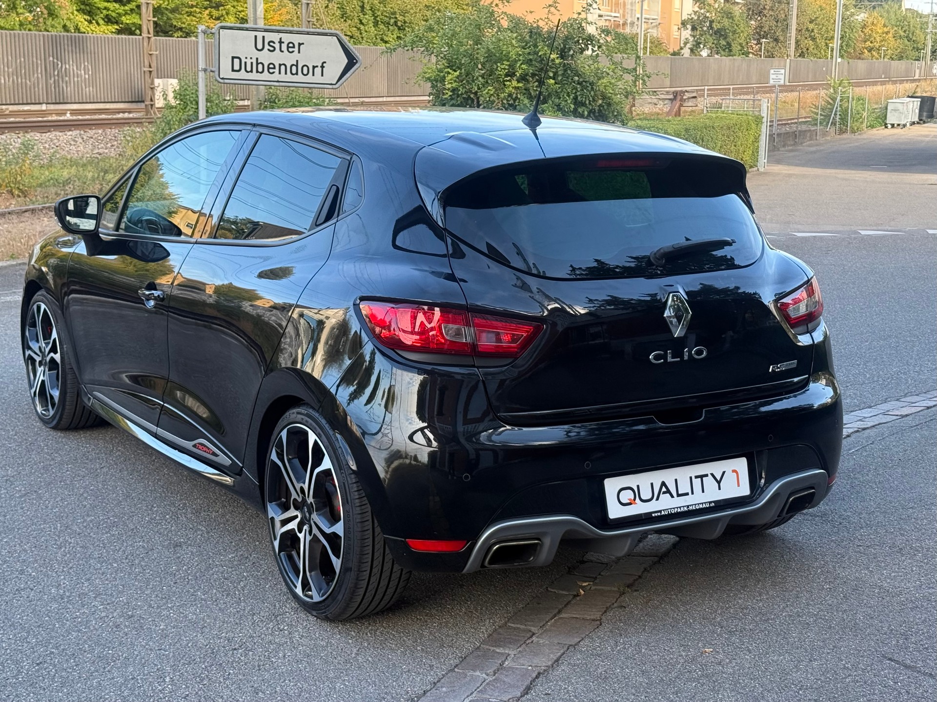 RENAULT Clio 1.6 T RS 220 Trophy EDC-image-3