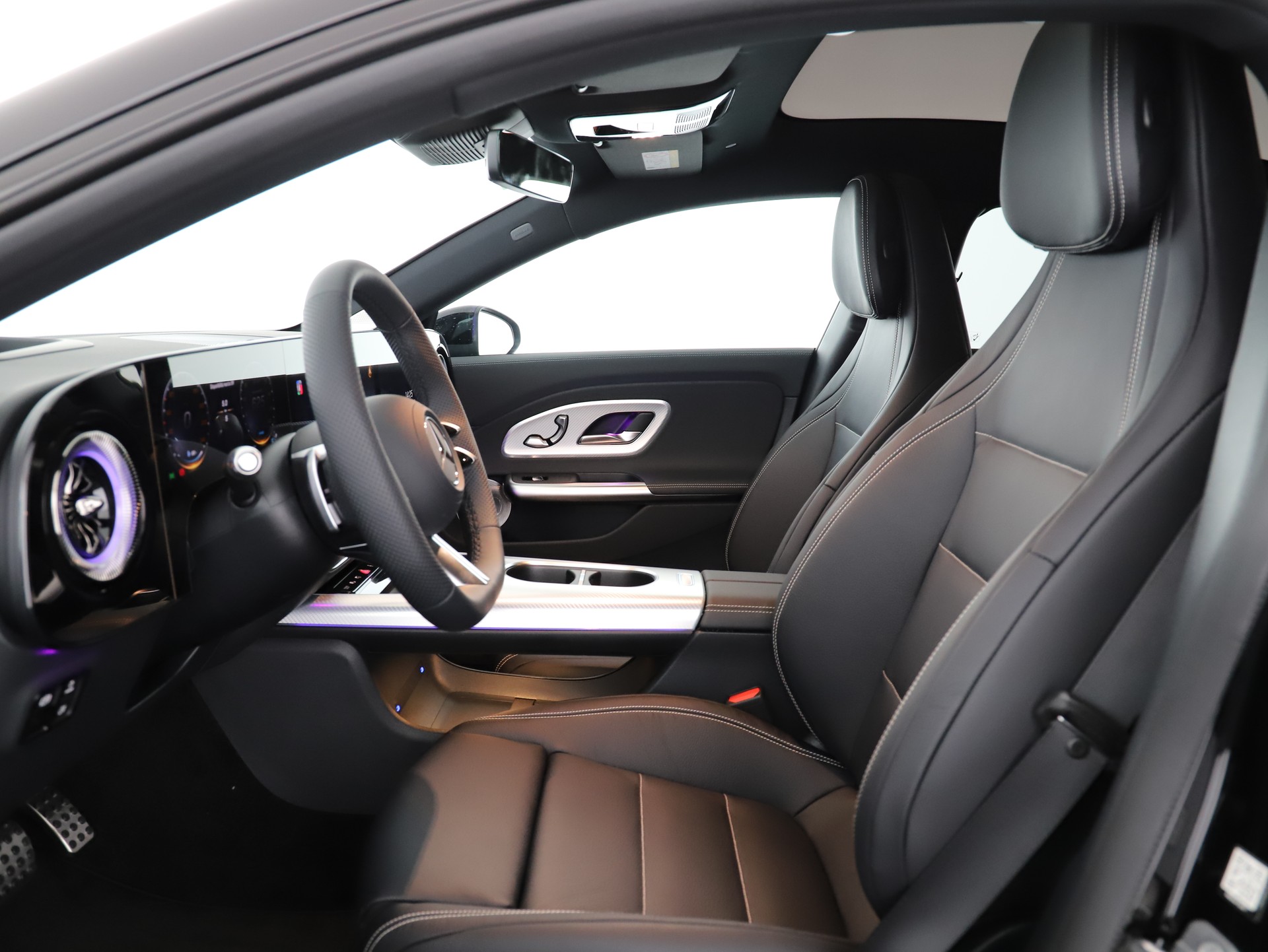 MERCEDES-BENZ CLA 350 4MATIC EQ-image-9