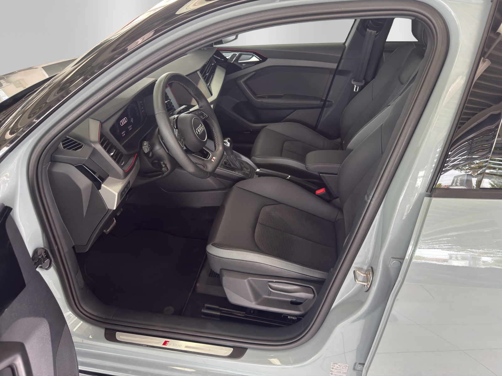 AUDI A1 Sportback 40 TFSI S Line S-tronic, Pfeilgrau Perleffekt-image-8