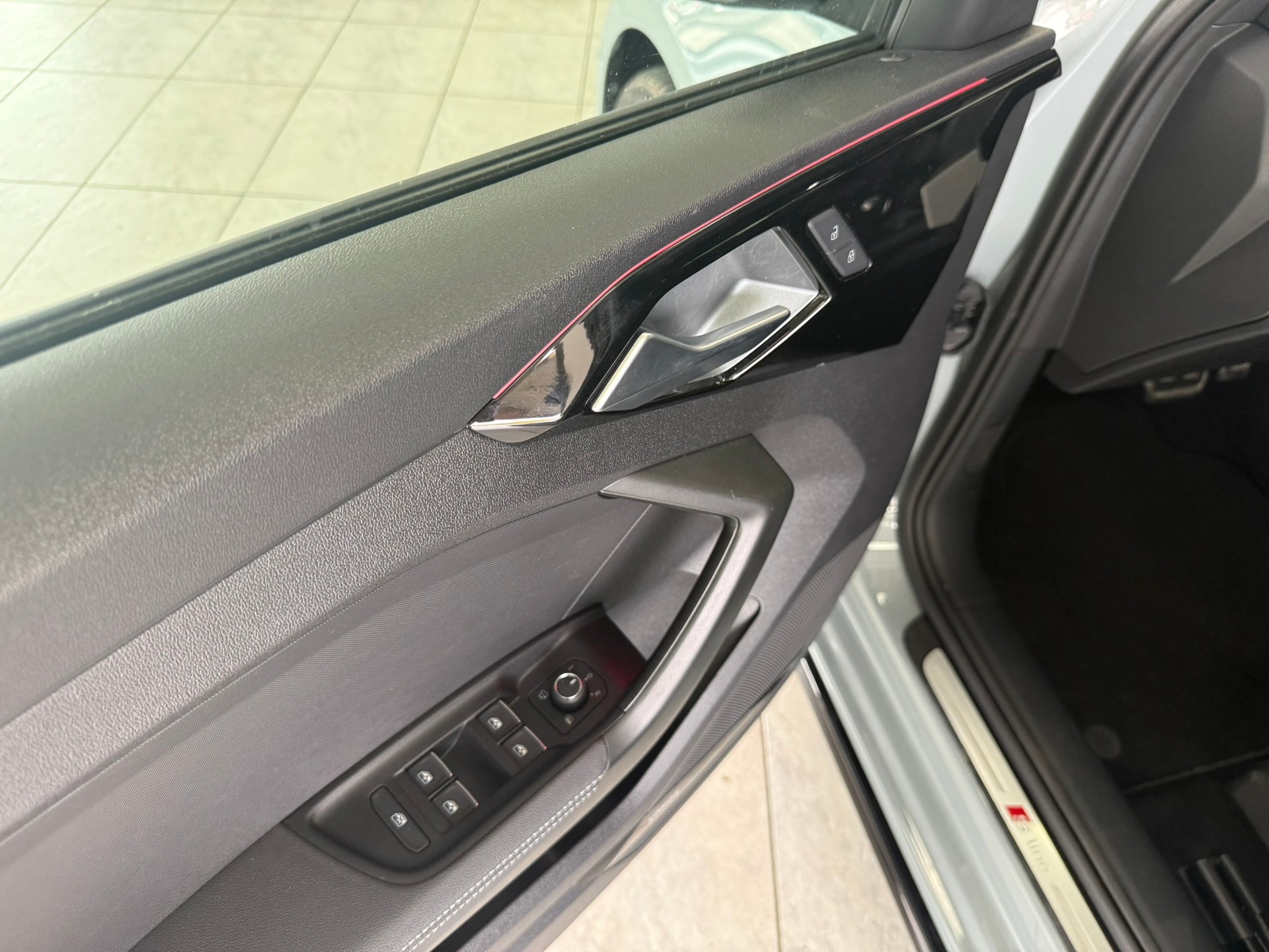 AUDI A1 Sportback 40 TFSI S Line S-tronic, Pfeilgrau Perleffekt-image-11