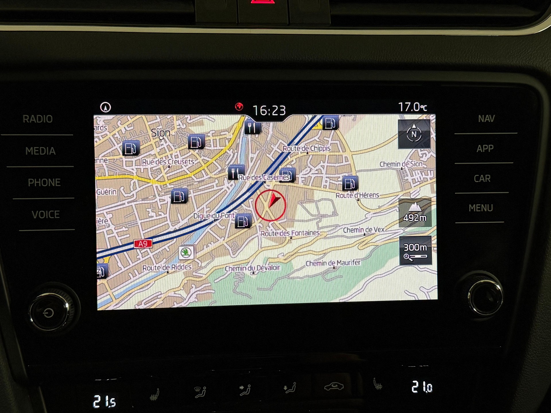 SKODA Octavia Combi 2.0 TSI Soleil 4x4 DSG-image-15