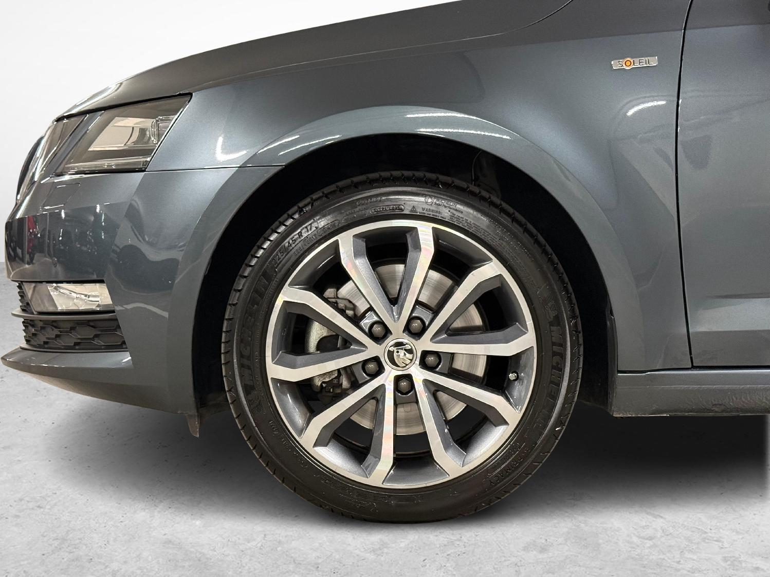 SKODA Octavia Combi 2.0 TSI Soleil 4x4 DSG-image-8