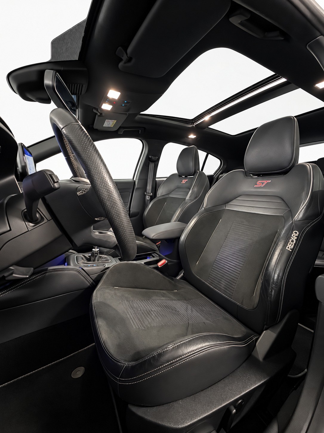 FORD Focus ST 2.3 EcoBoost ST-image-14