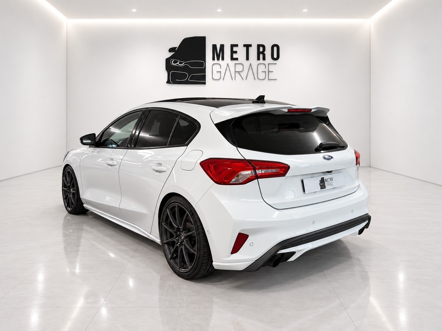 FORD Focus ST 2.3 EcoBoost ST-image-2