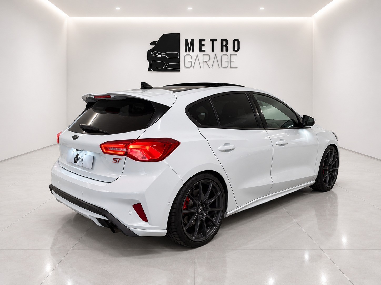 FORD Focus ST 2.3 EcoBoost ST-image-10
