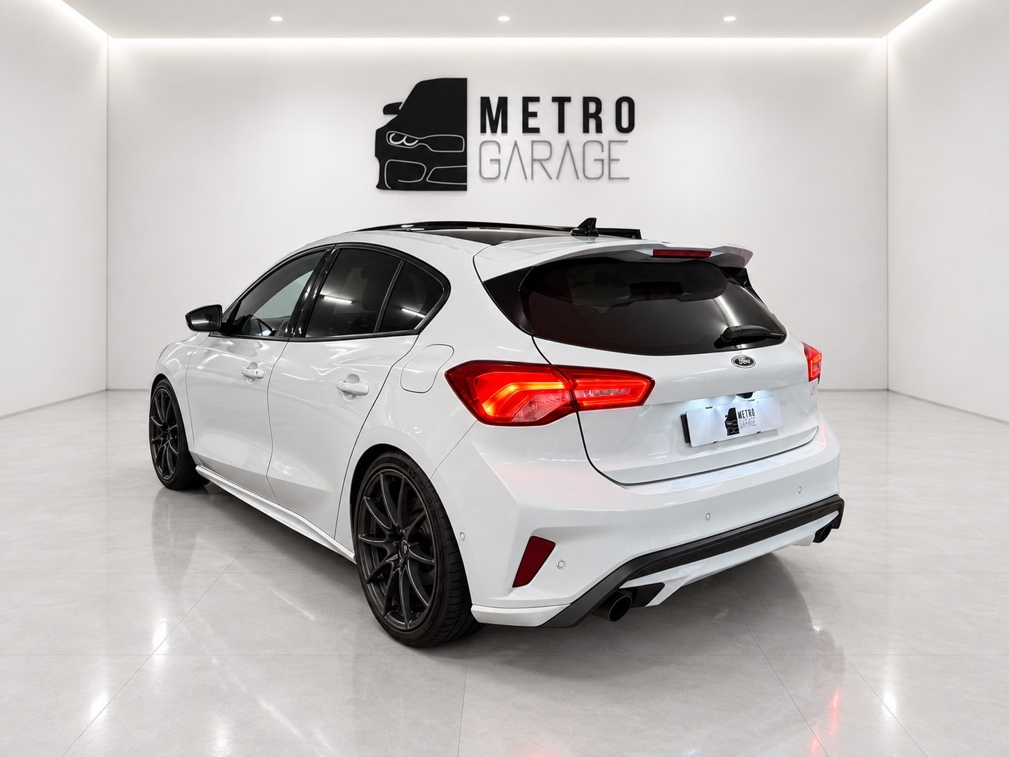 FORD Focus ST 2.3 EcoBoost ST-image-9