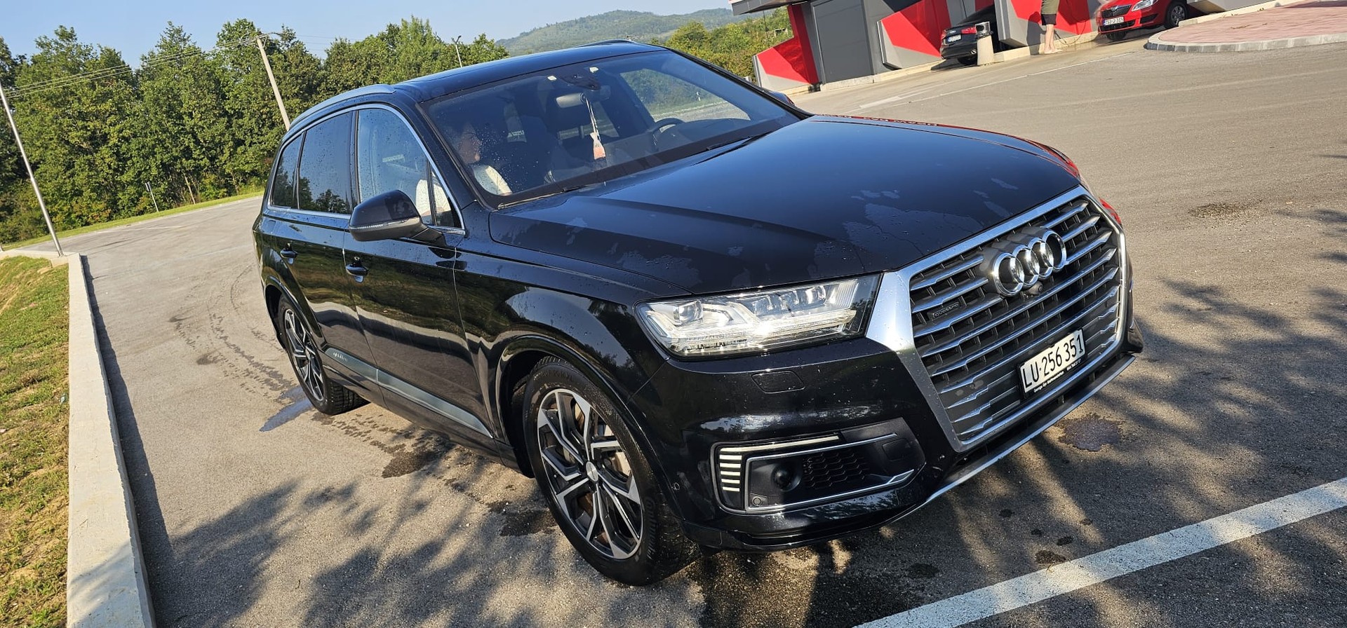 AUDI Q7 e-tron 3.0 TDI quattro tiptronic-image-1