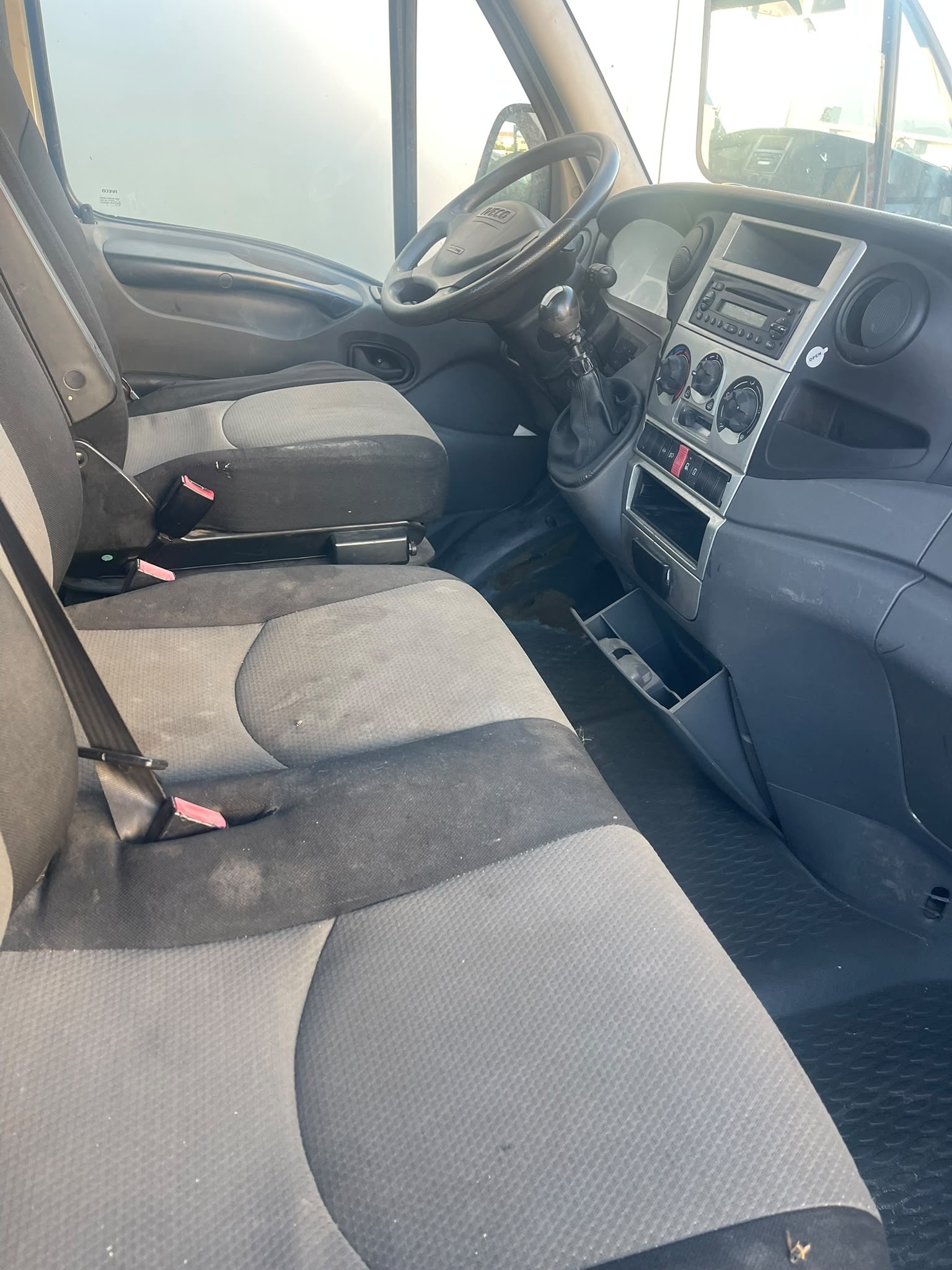 IVECO 35 C 18-image-4