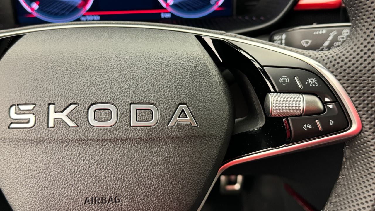 SKODA Fabia 1.0 TSI Monte Carlo DSG-image-9