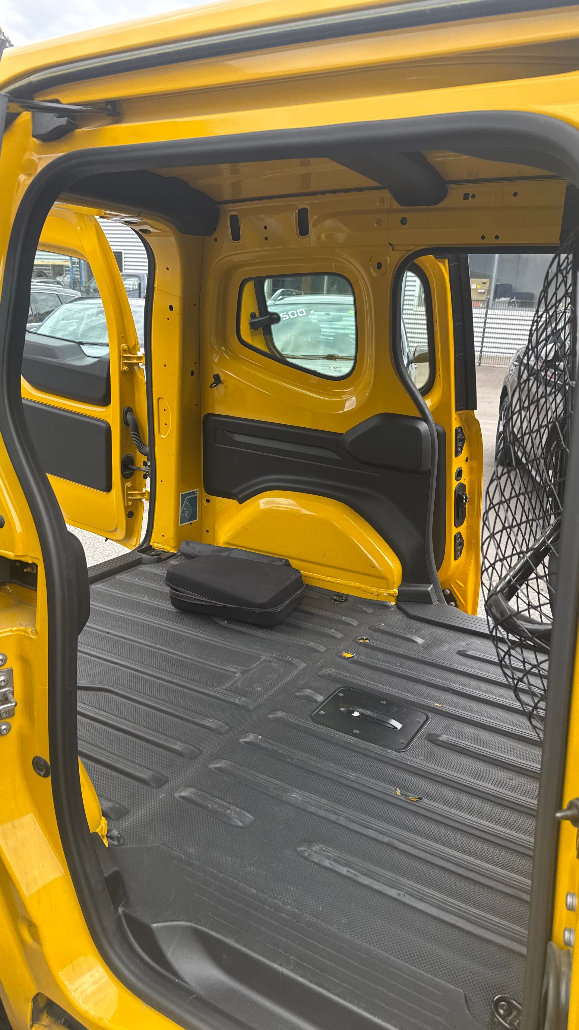 RENAULT Kangoo Van EV45 Open Sesame 22kW Extra-image-9