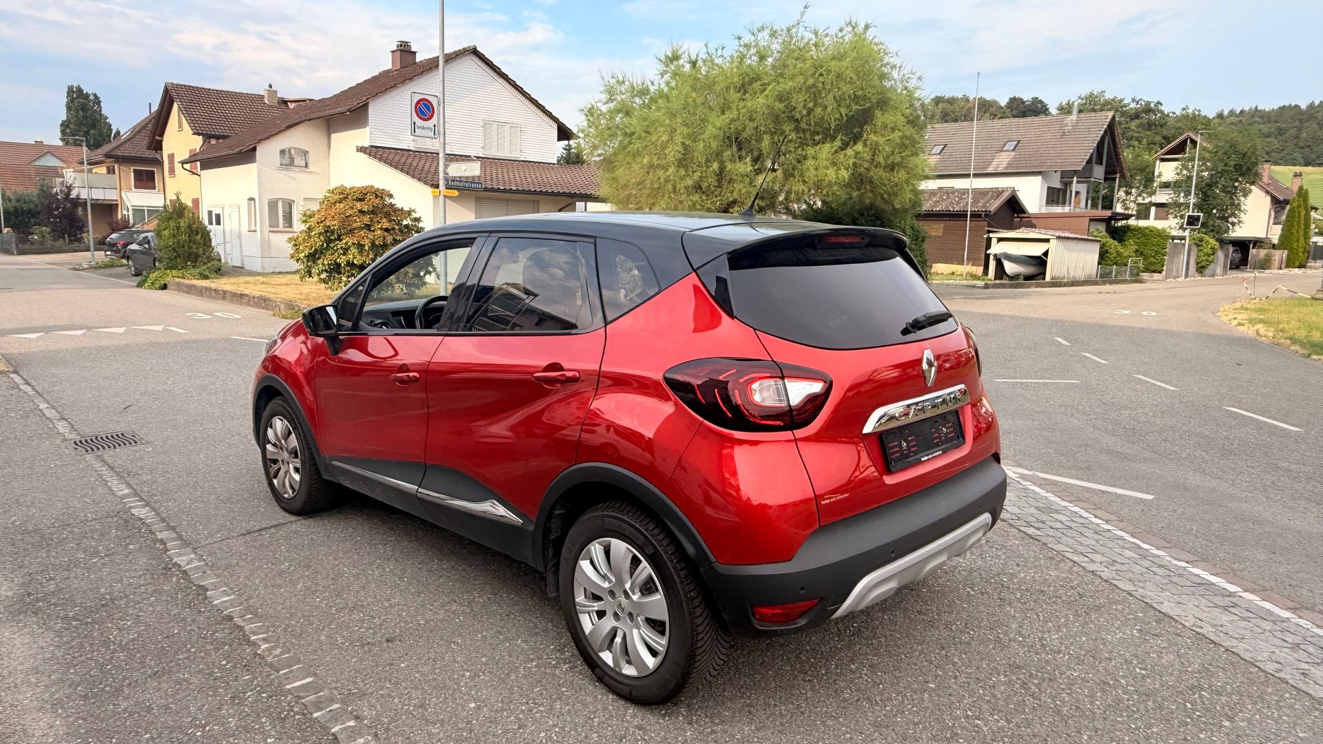 RENAULT Captur 1.3 T 16V Red Edition EDC-image-5