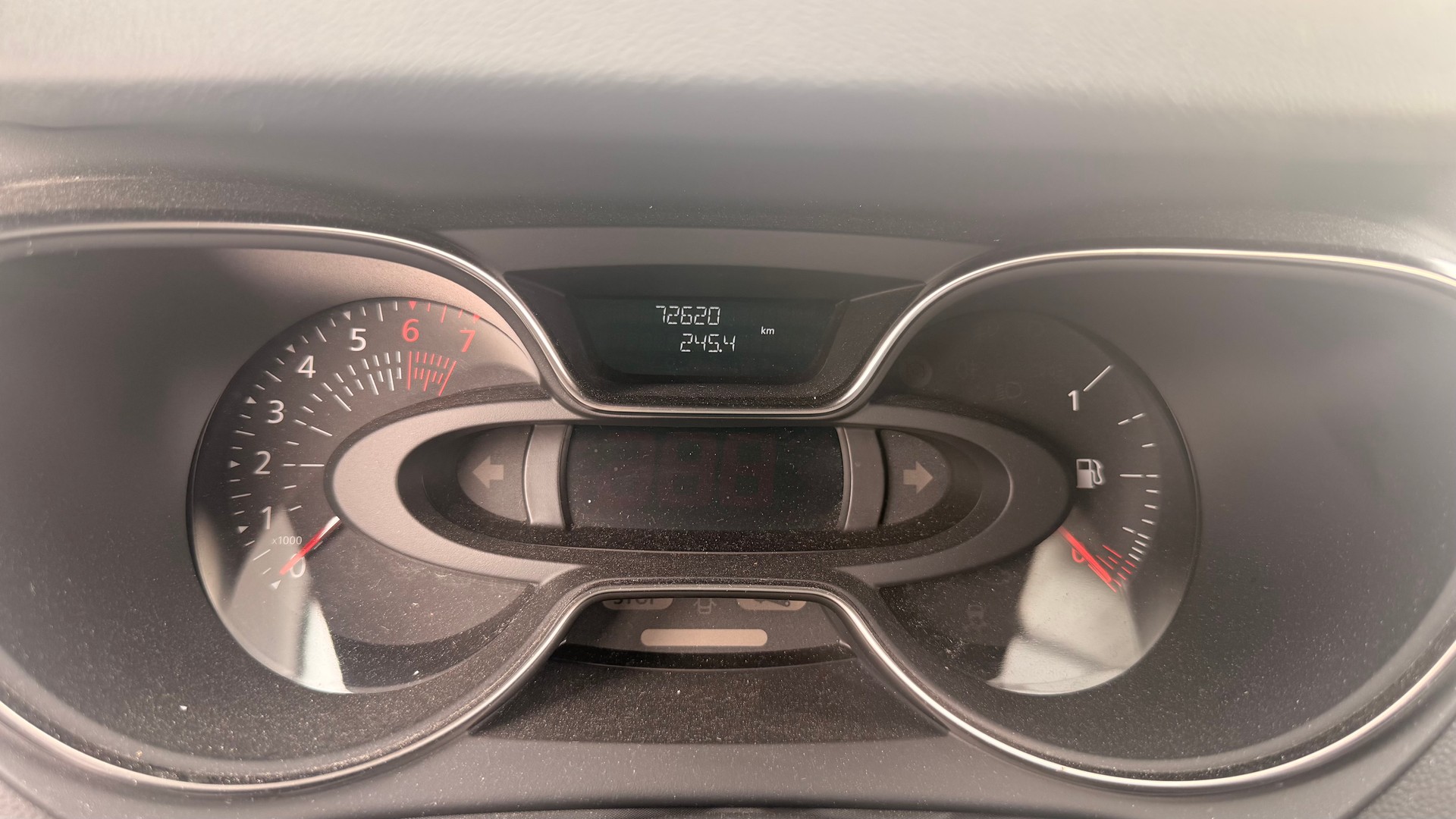 RENAULT Captur 1.3 T 16V Red Edition EDC-image-10