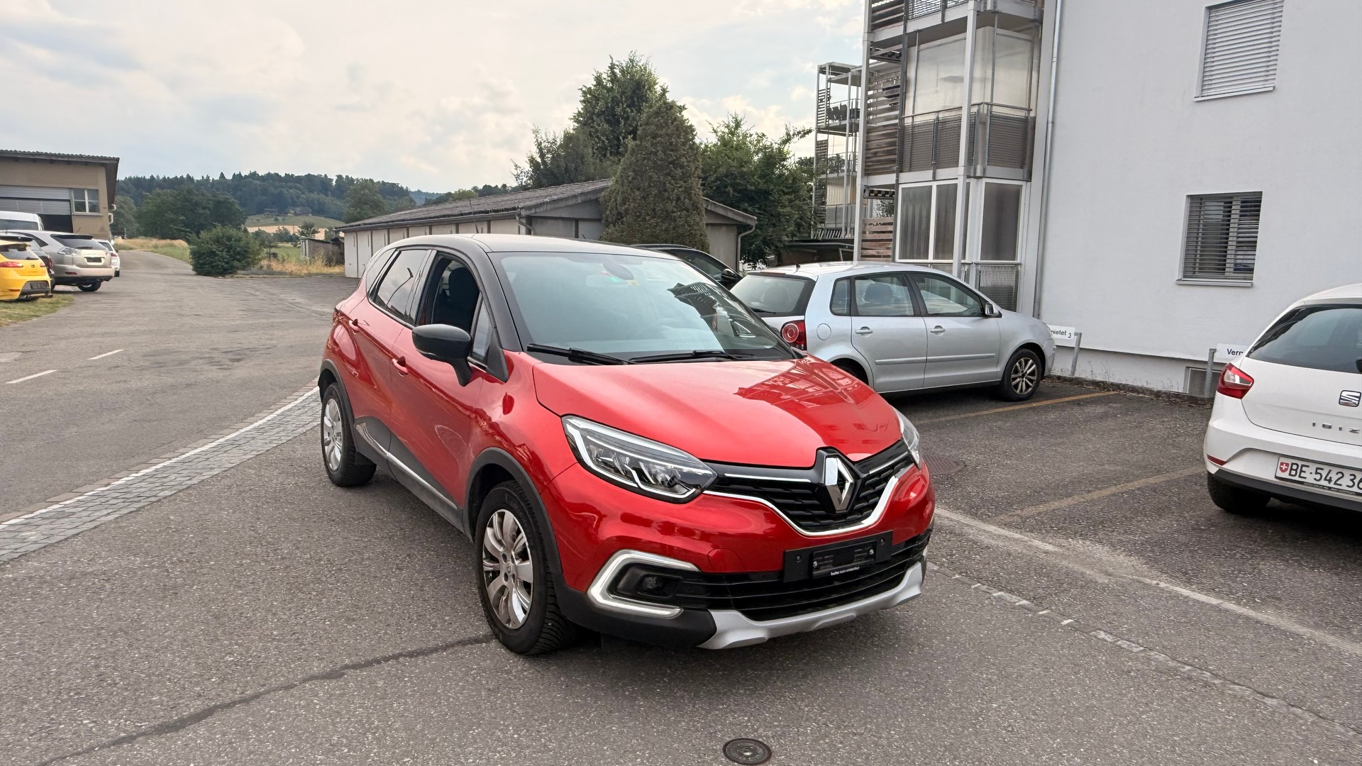 RENAULT Captur 1.3 T 16V Red Edition EDC-image-1