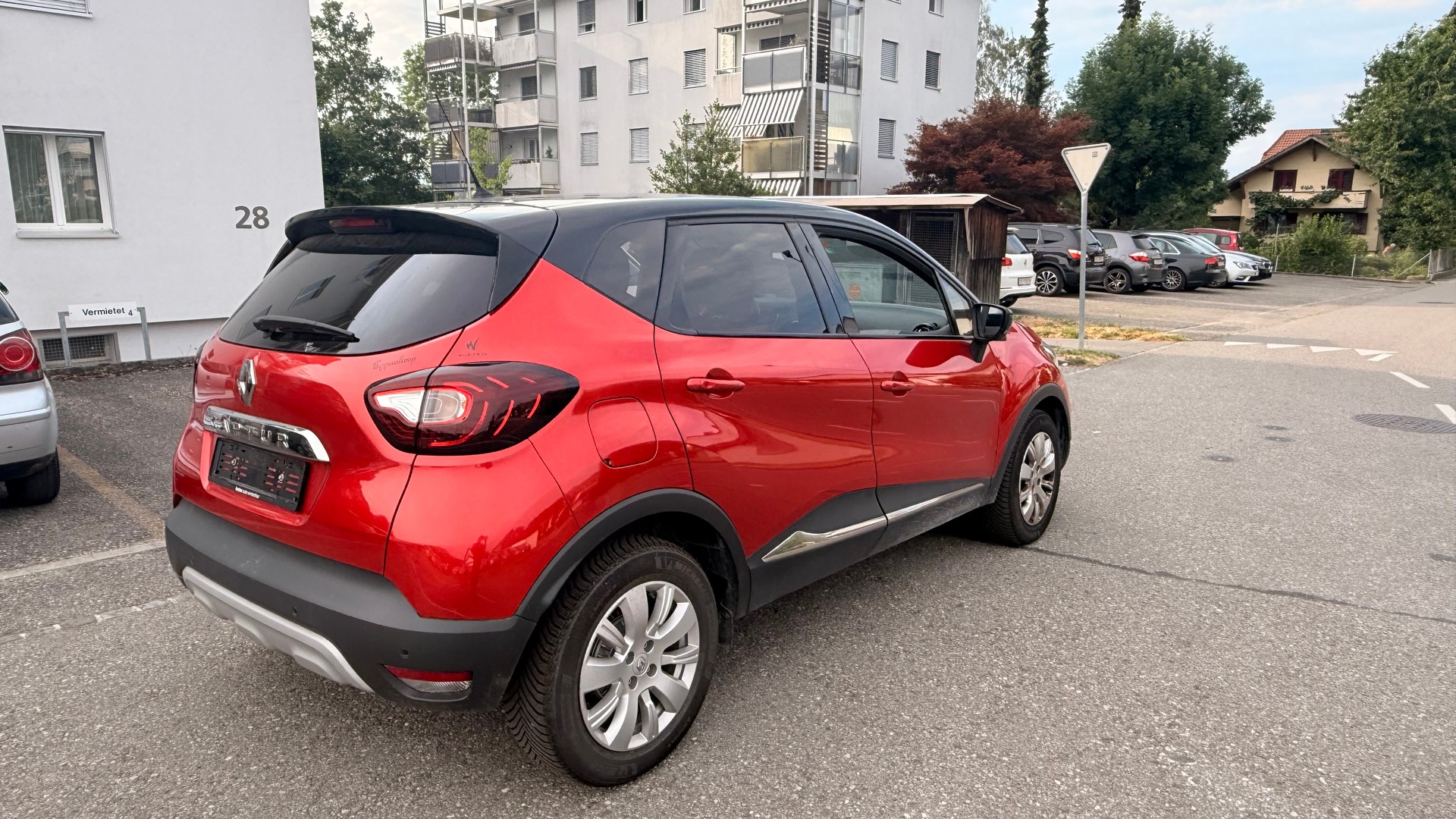 RENAULT Captur 1.3 T 16V Red Edition EDC-image-4