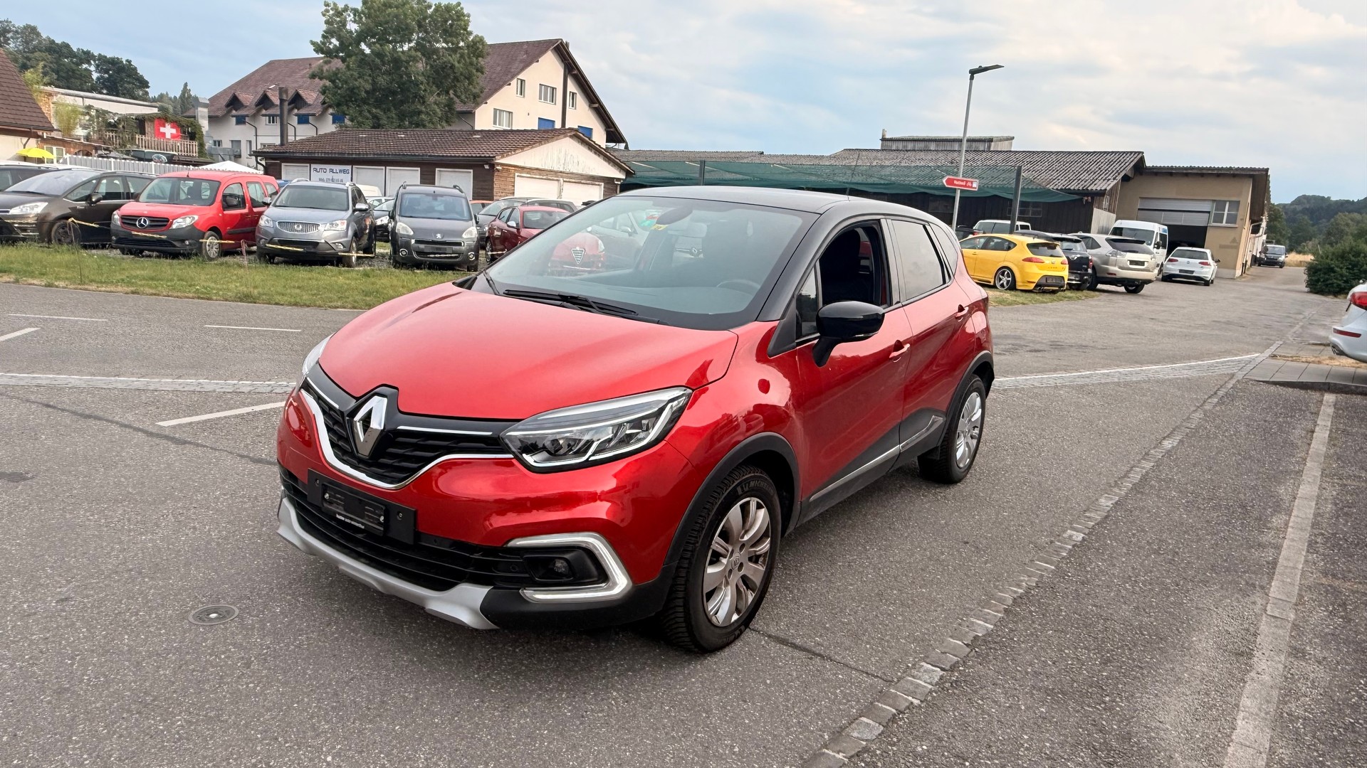 RENAULT Captur 1.3 T 16V Red Edition EDC-image-15