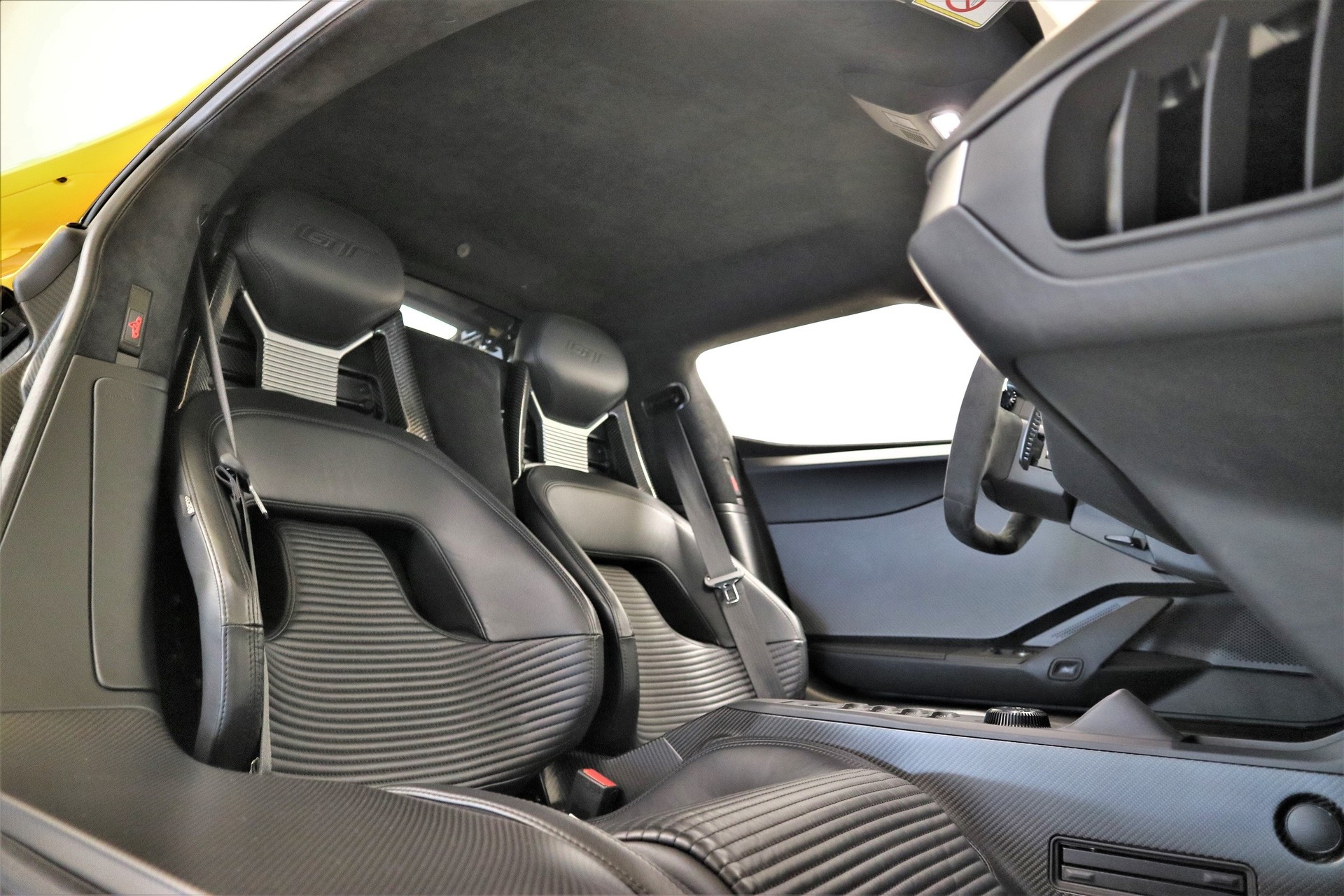 FORD GT-image-7