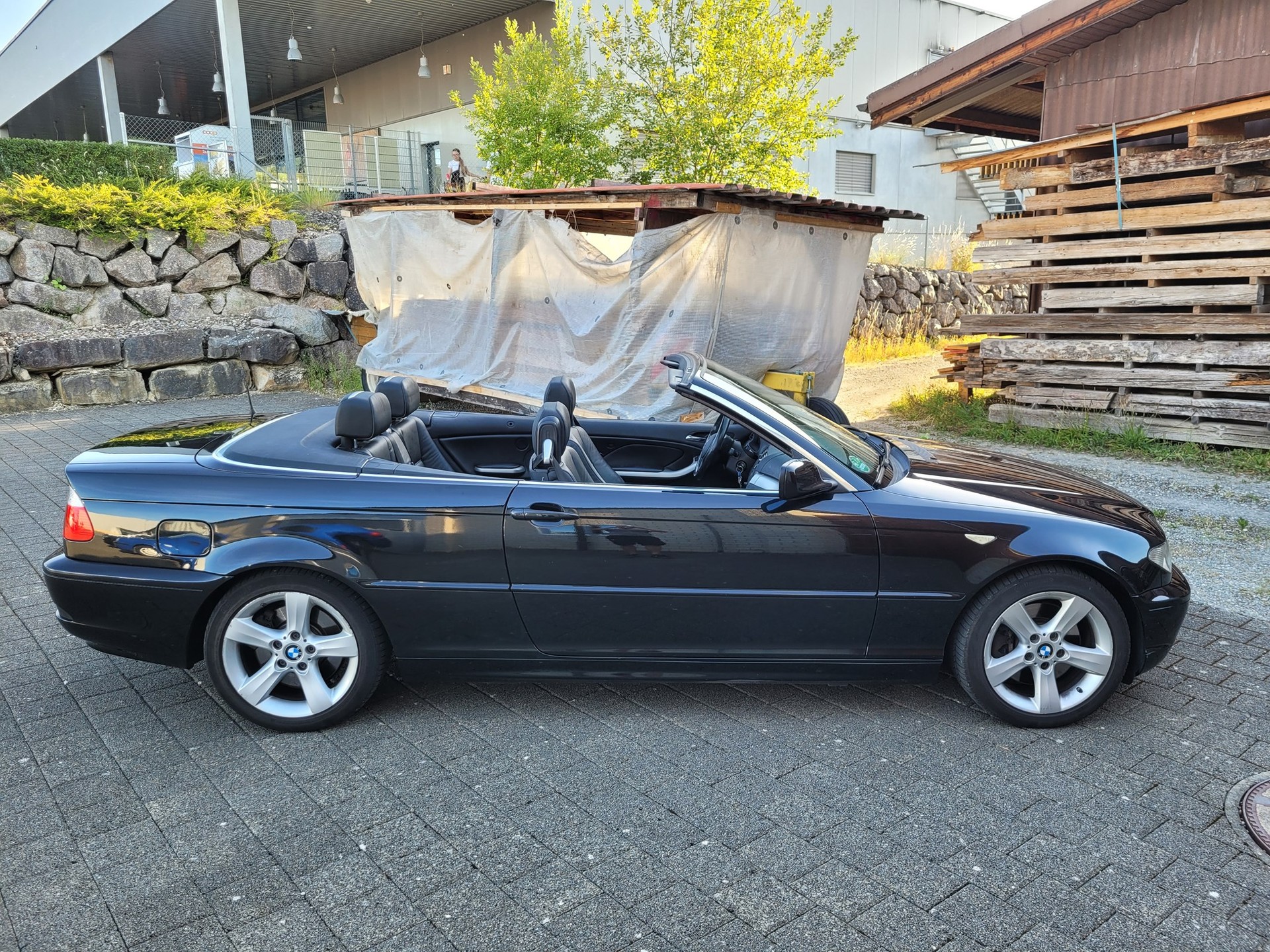 BMW BMW 330Ci Cabrio-image-1