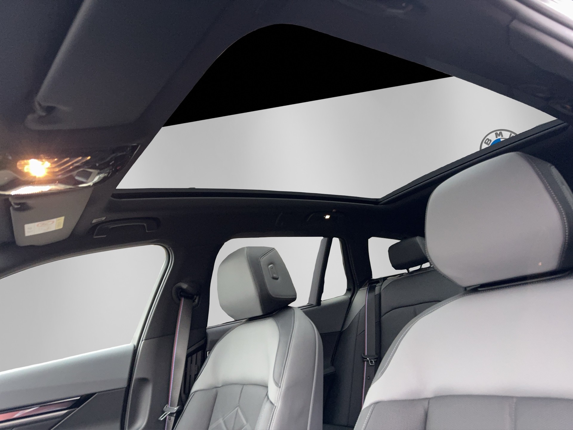 BMW 540d xDrive 48V Touring M Sport Pro Steptronic-image-18