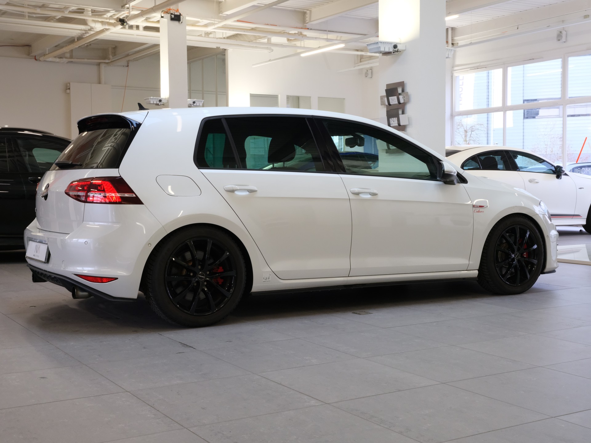 VW Golf 2.0 TSI GTI Performance-image-5