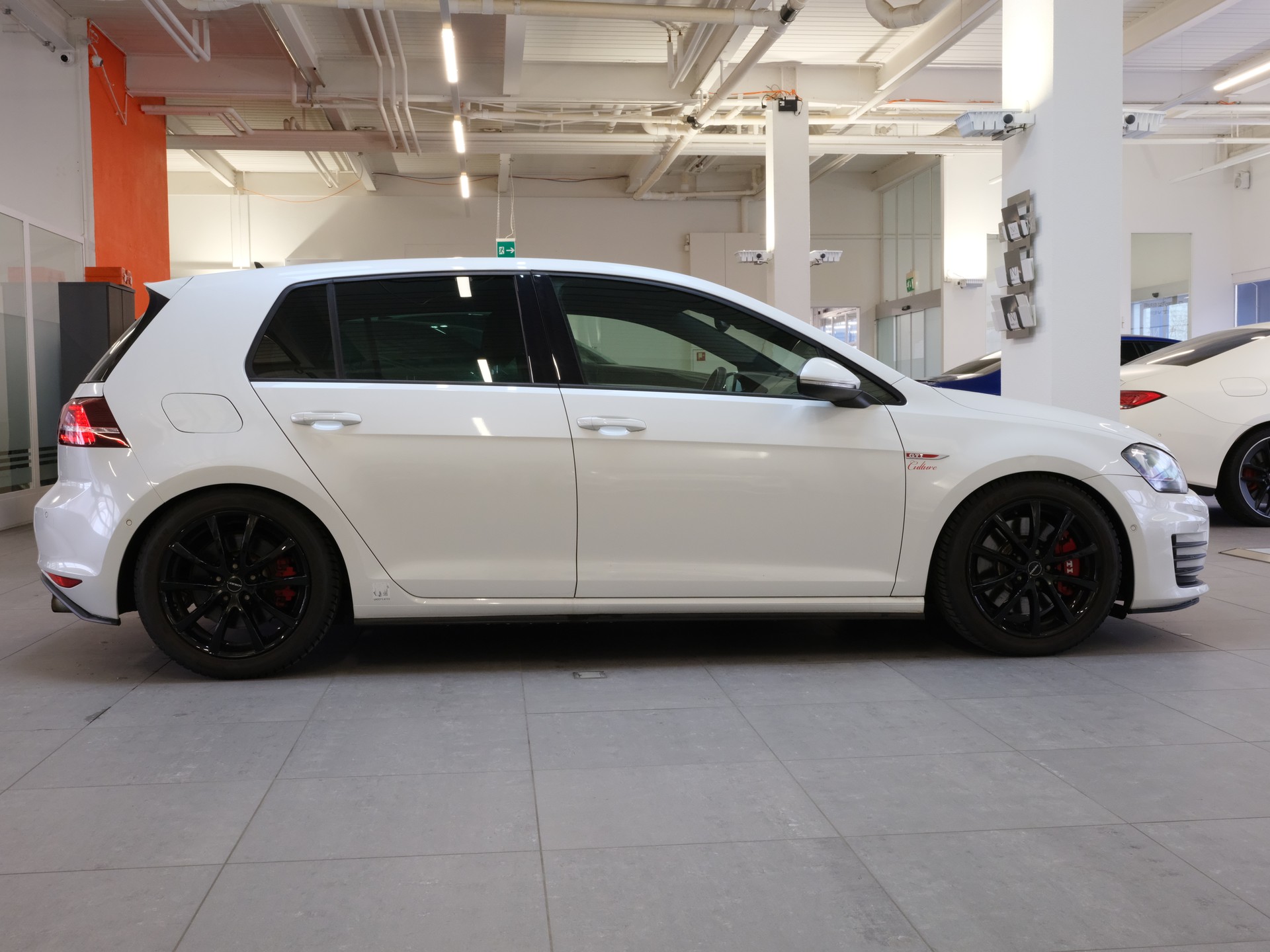 VW Golf 2.0 TSI GTI Performance-image-6