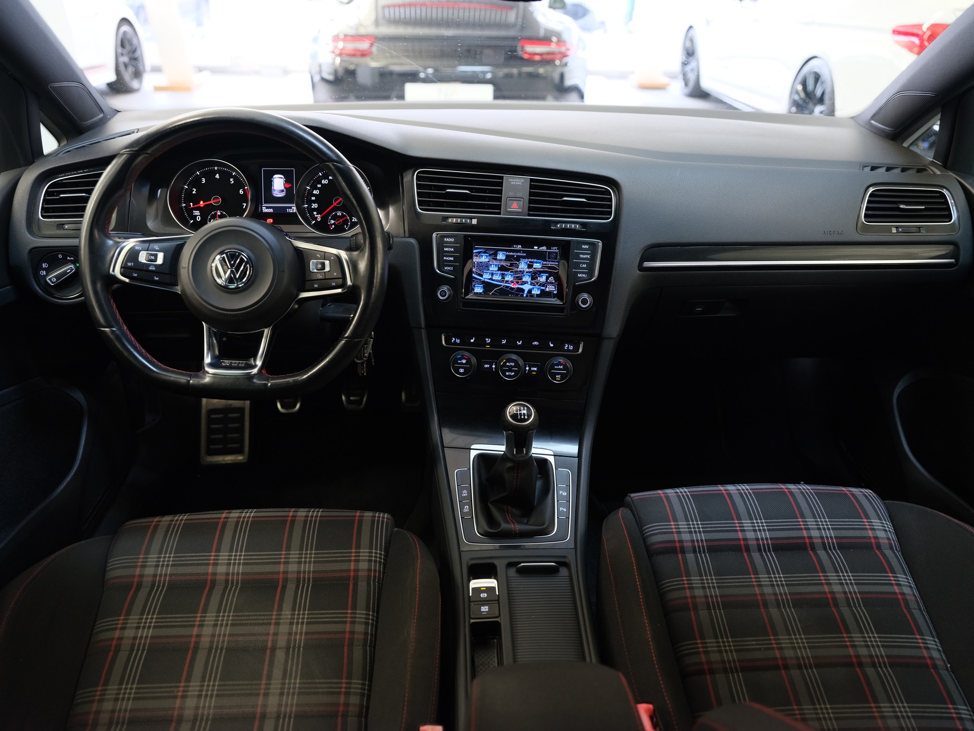 VW Golf 2.0 TSI GTI Performance-image-12