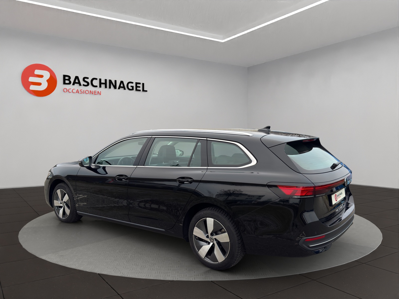 VW Passat Variant 2.0 TDI evo Business DSG-image-2
