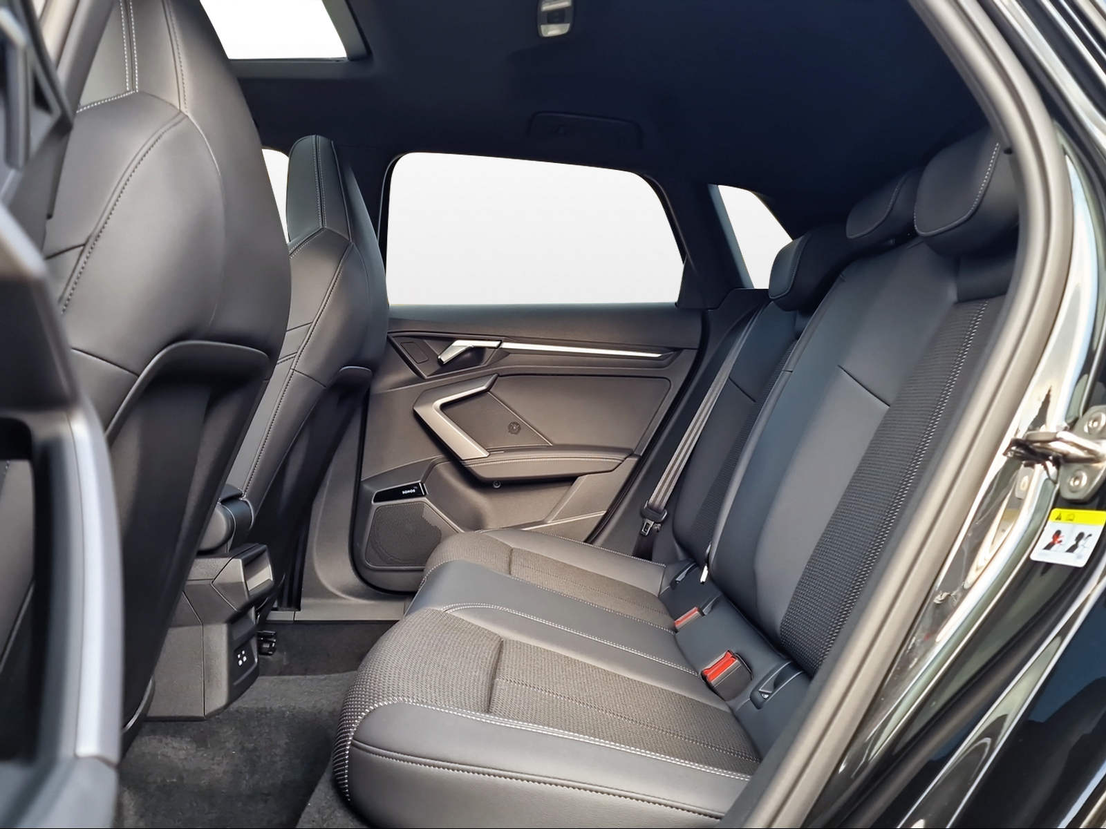 AUDI A3 Sportback 35 TFSI Attraction S-tronic-image-10