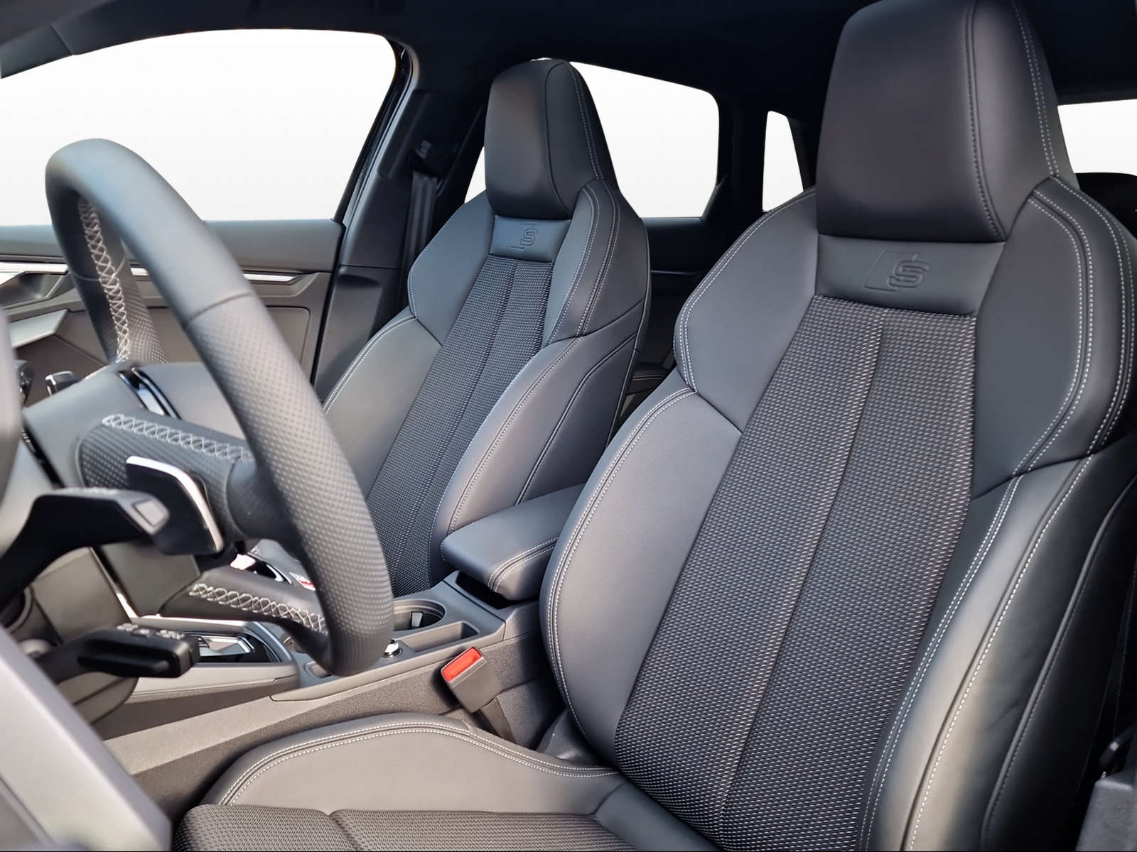 AUDI A3 Sportback 35 TFSI Attraction S-tronic-image-7