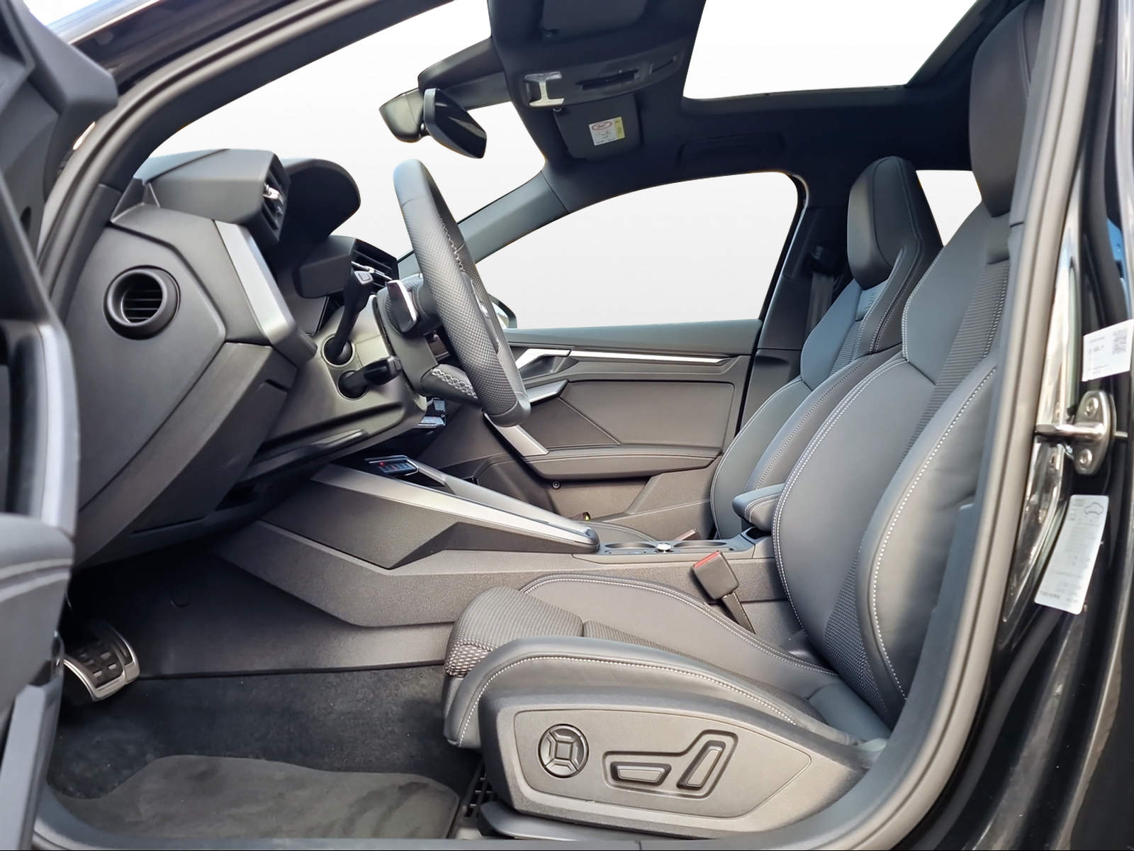 AUDI A3 Sportback 35 TFSI Attraction S-tronic-image-6