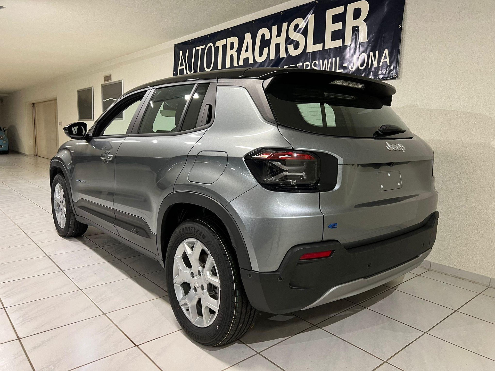 JEEP Avenger Swiss Altitude-image-2