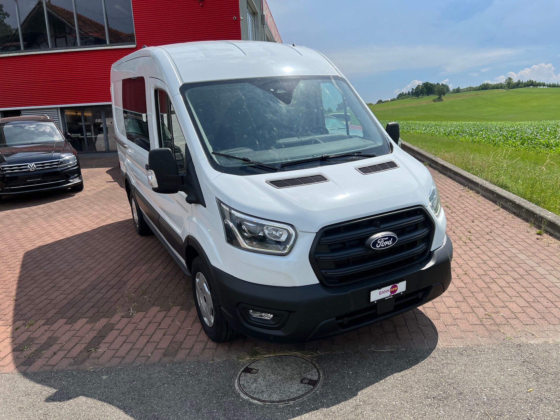 FORD Transit Van 350 L2 H2 Trend 2.0 TDCi 130 4WD-image-1