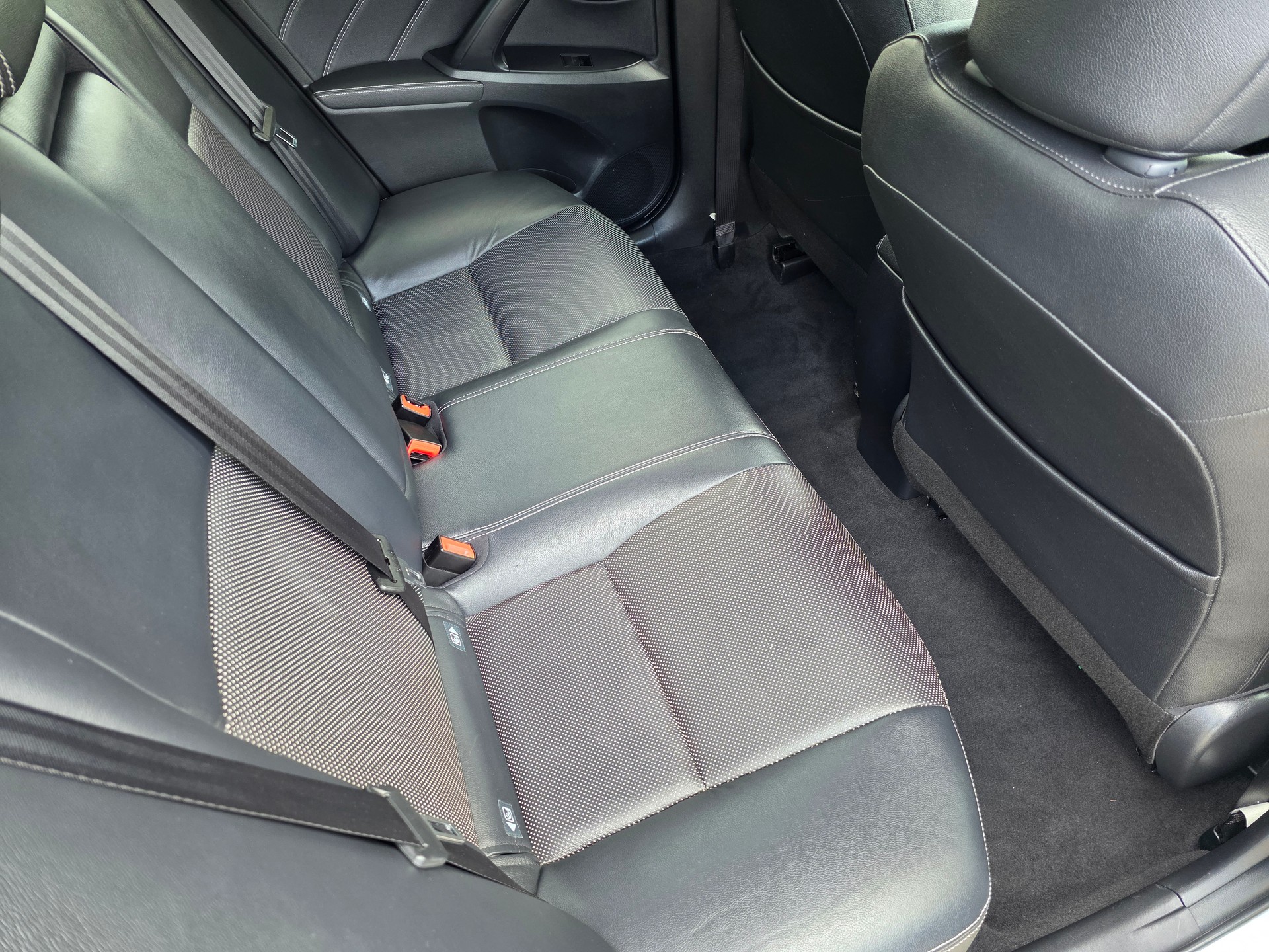 TOYOTA Avensis 2.0 D-4D Swiss Trend-image-17