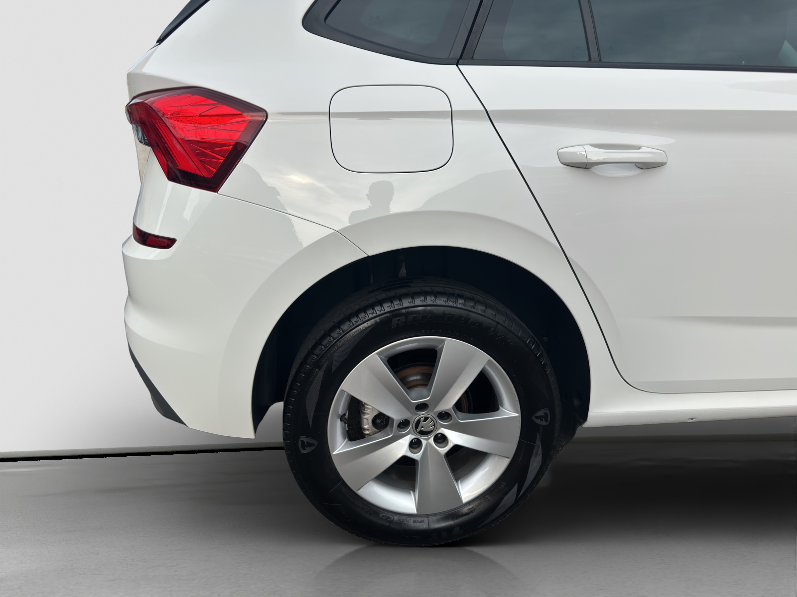 SKODA Kamiq 1.0 TSI Ambition DSG-image-4
