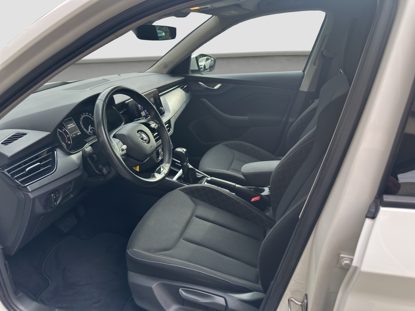 SKODA Kamiq 1.0 TSI Ambition DSG-image-7