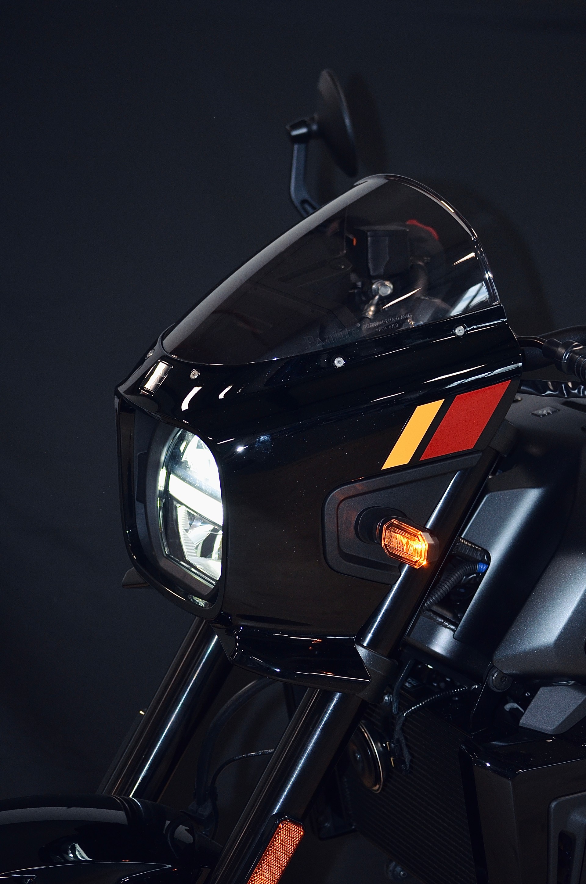 SUZUKI GSX800 (8TT)-showroom-element-2