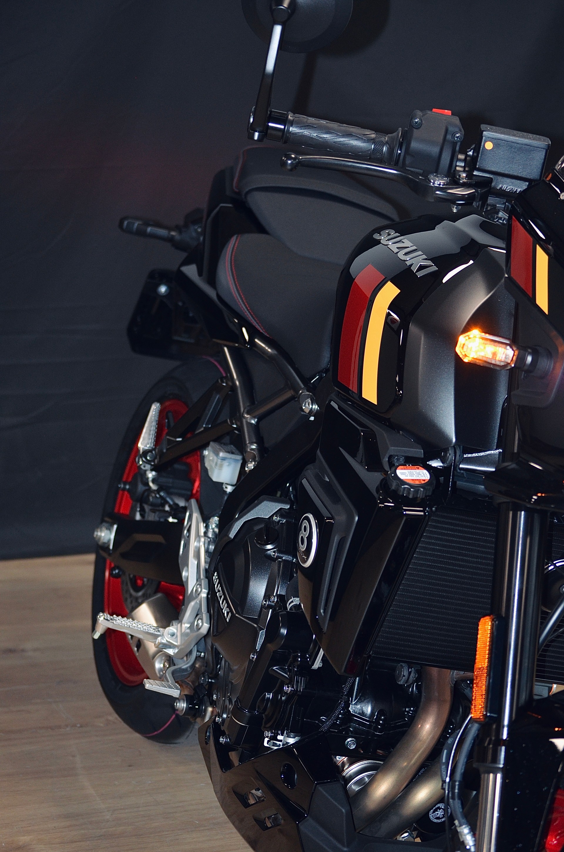 SUZUKI GSX800 (8TT)-image-5