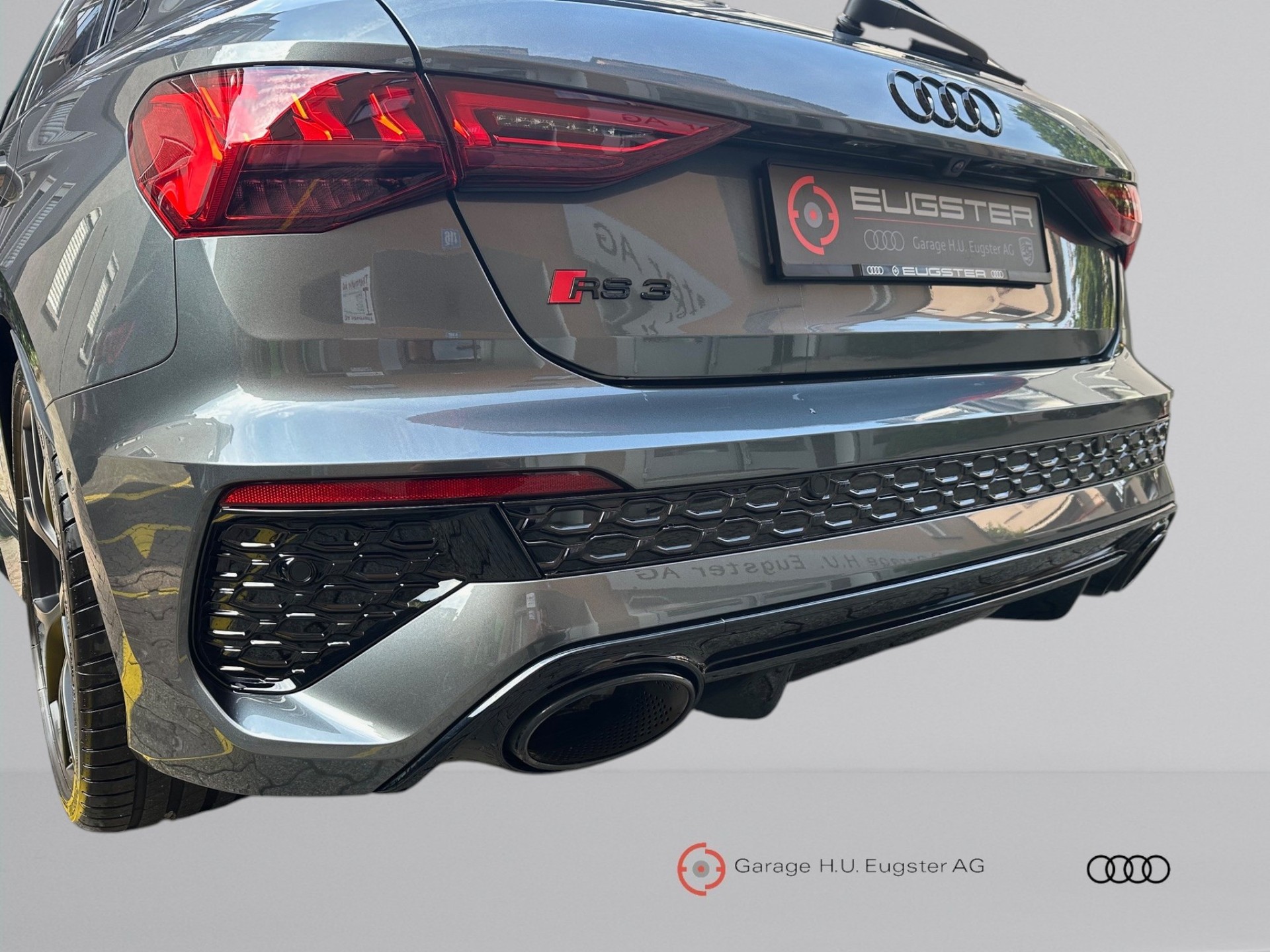 AUDI RS3 Sportback 2.5 TSI quattro S-tronic-image-13