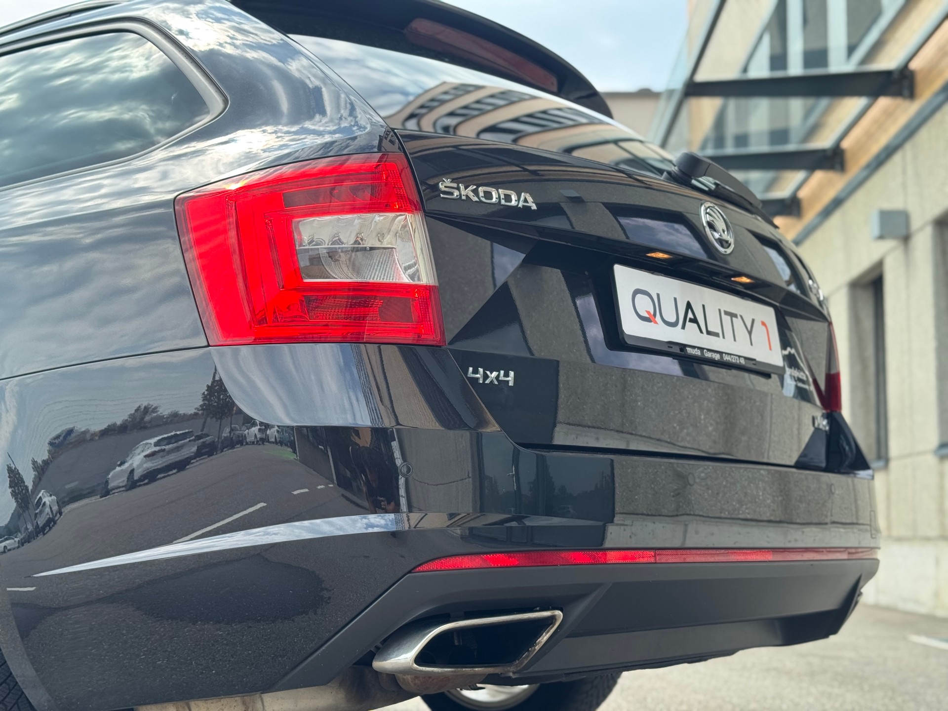 SKODA Octavia Combi 2.0 TDI RS 4x4 DSG-image-9