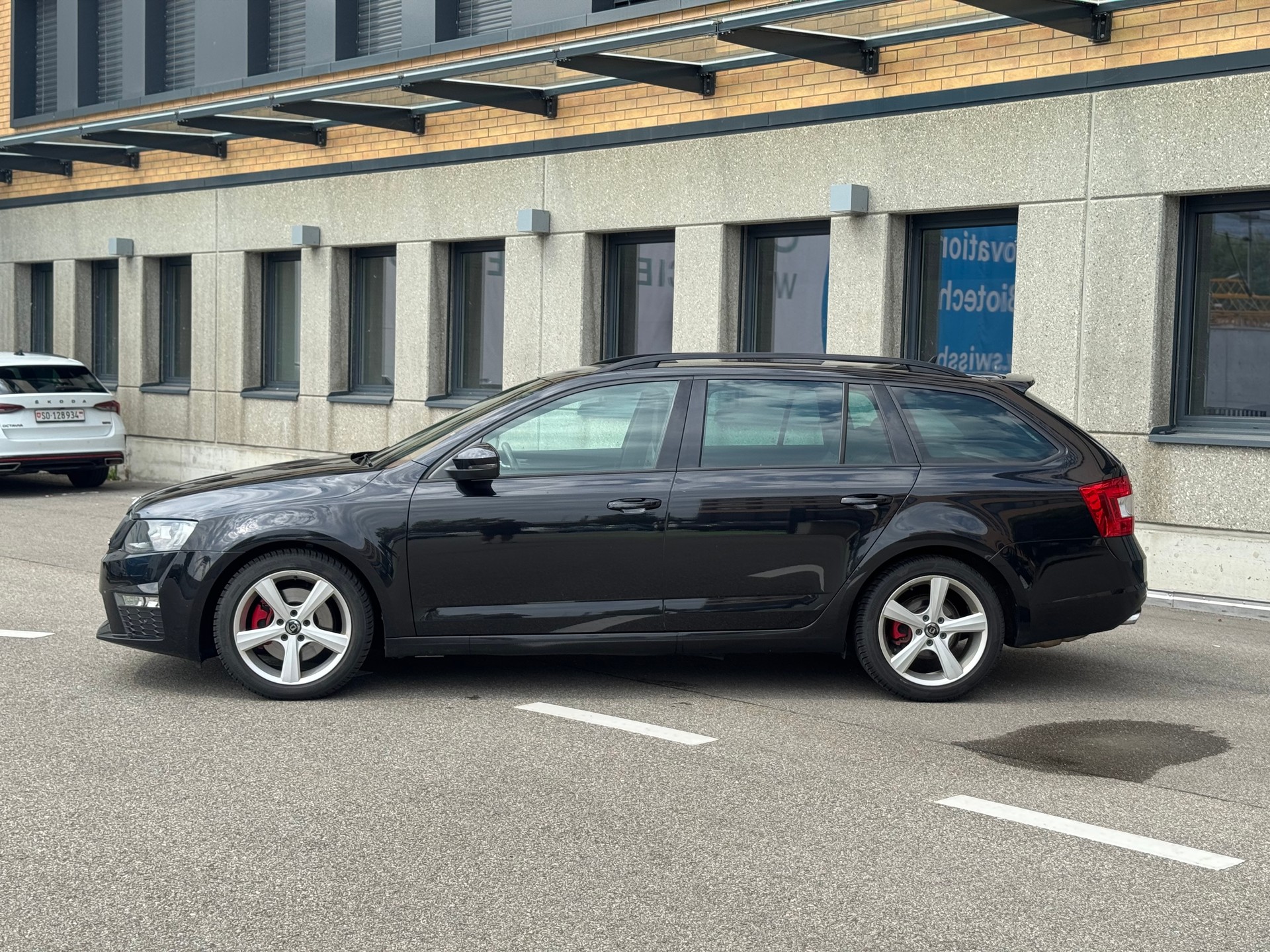 SKODA Octavia Combi 2.0 TDI RS 4x4 DSG-image-1