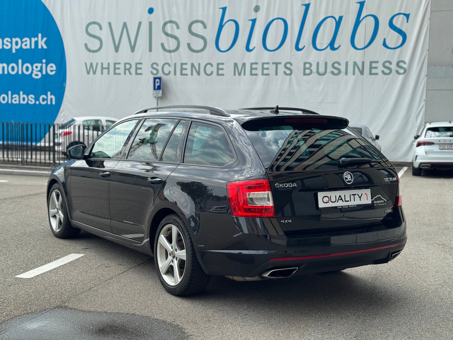 SKODA Octavia Combi 2.0 TDI RS 4x4 DSG-image-2