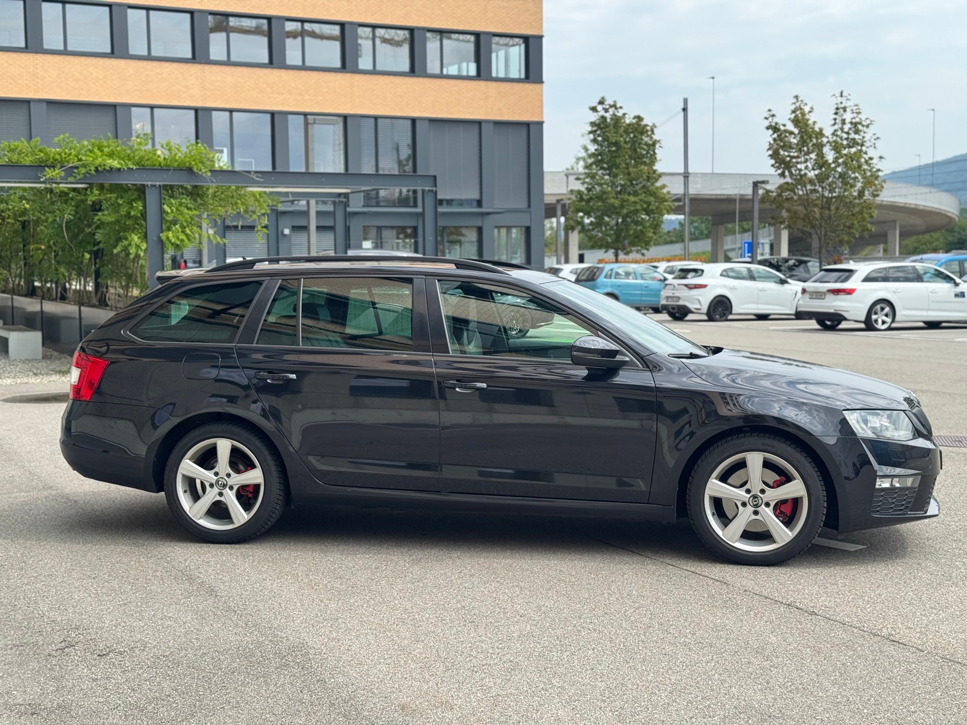 SKODA Octavia Combi 2.0 TDI RS 4x4 DSG-image-6