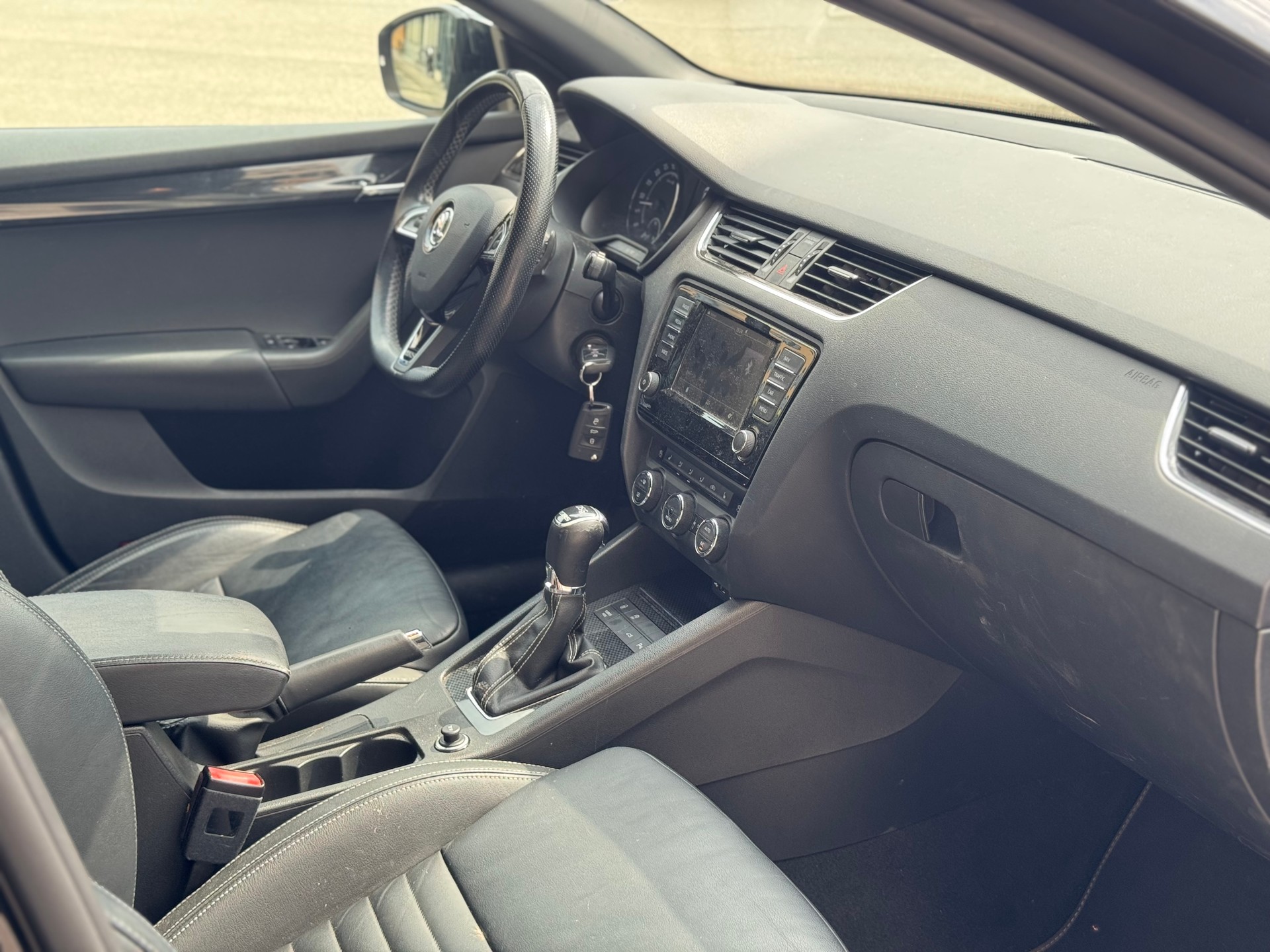 SKODA Octavia Combi 2.0 TDI RS 4x4 DSG-image-22