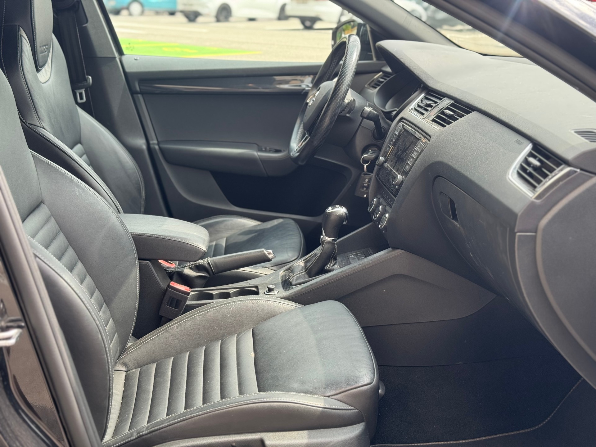 SKODA Octavia Combi 2.0 TDI RS 4x4 DSG-image-21
