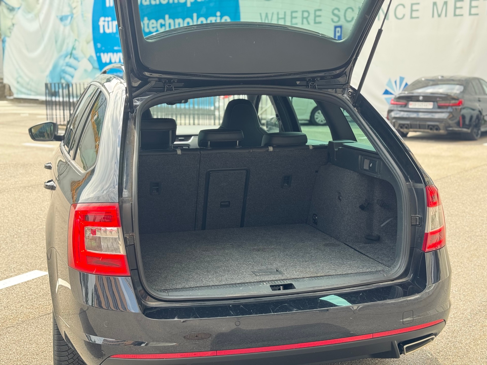 SKODA Octavia Combi 2.0 TDI RS 4x4 DSG-image-19