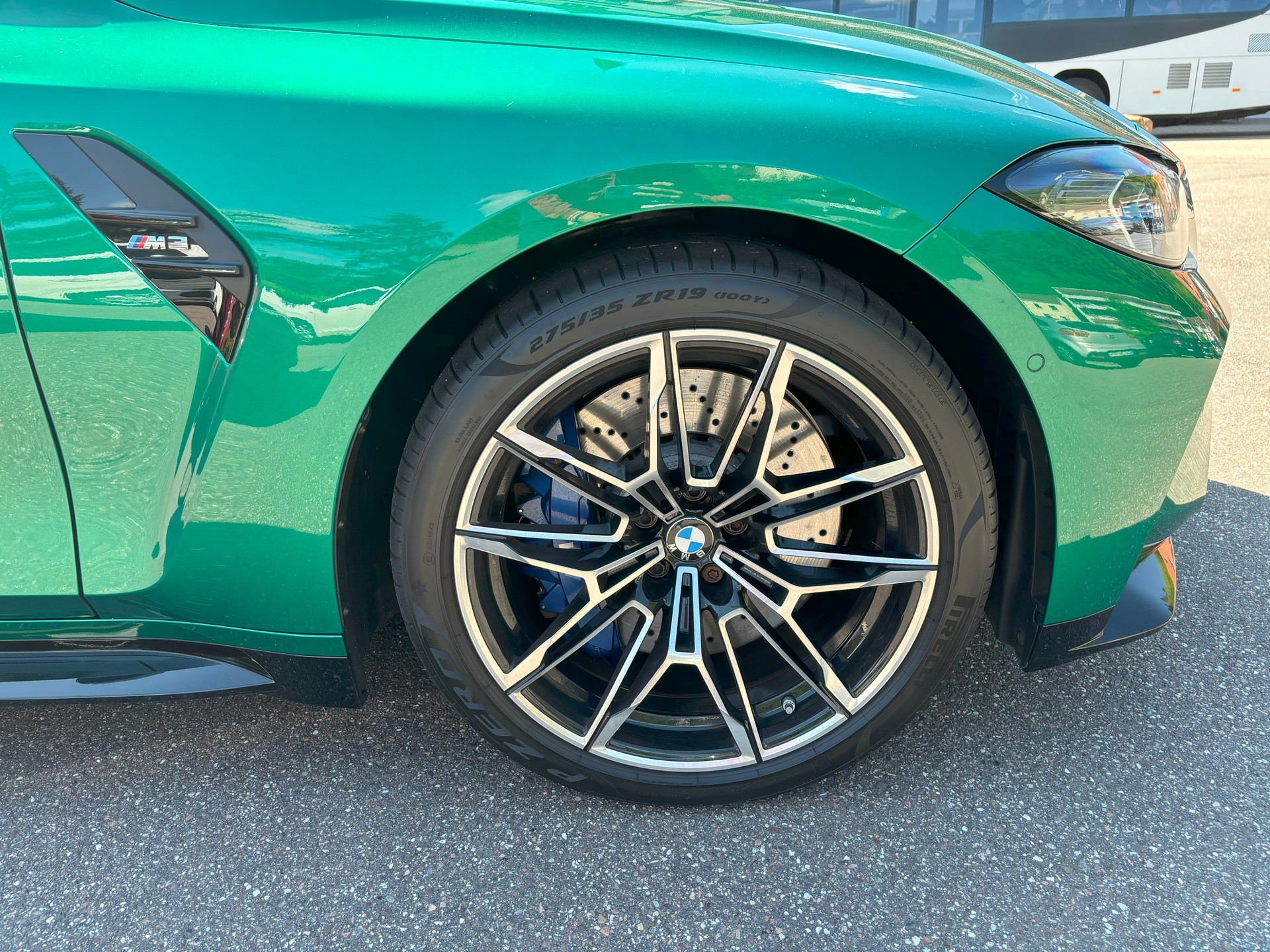 BMW M3-image-2