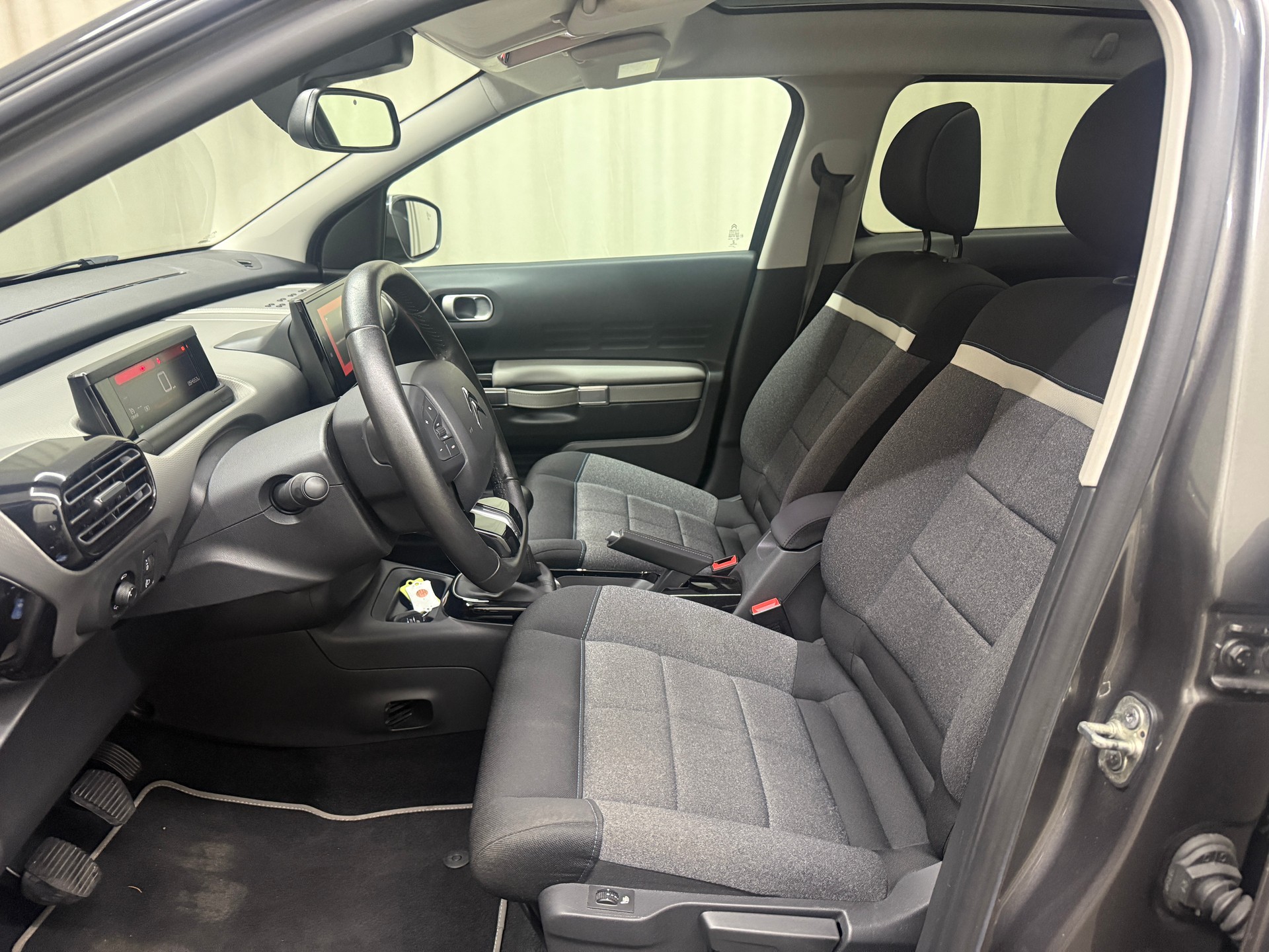 CITROEN C4 Cactus 1.2 Pure Tech Shine-image-6