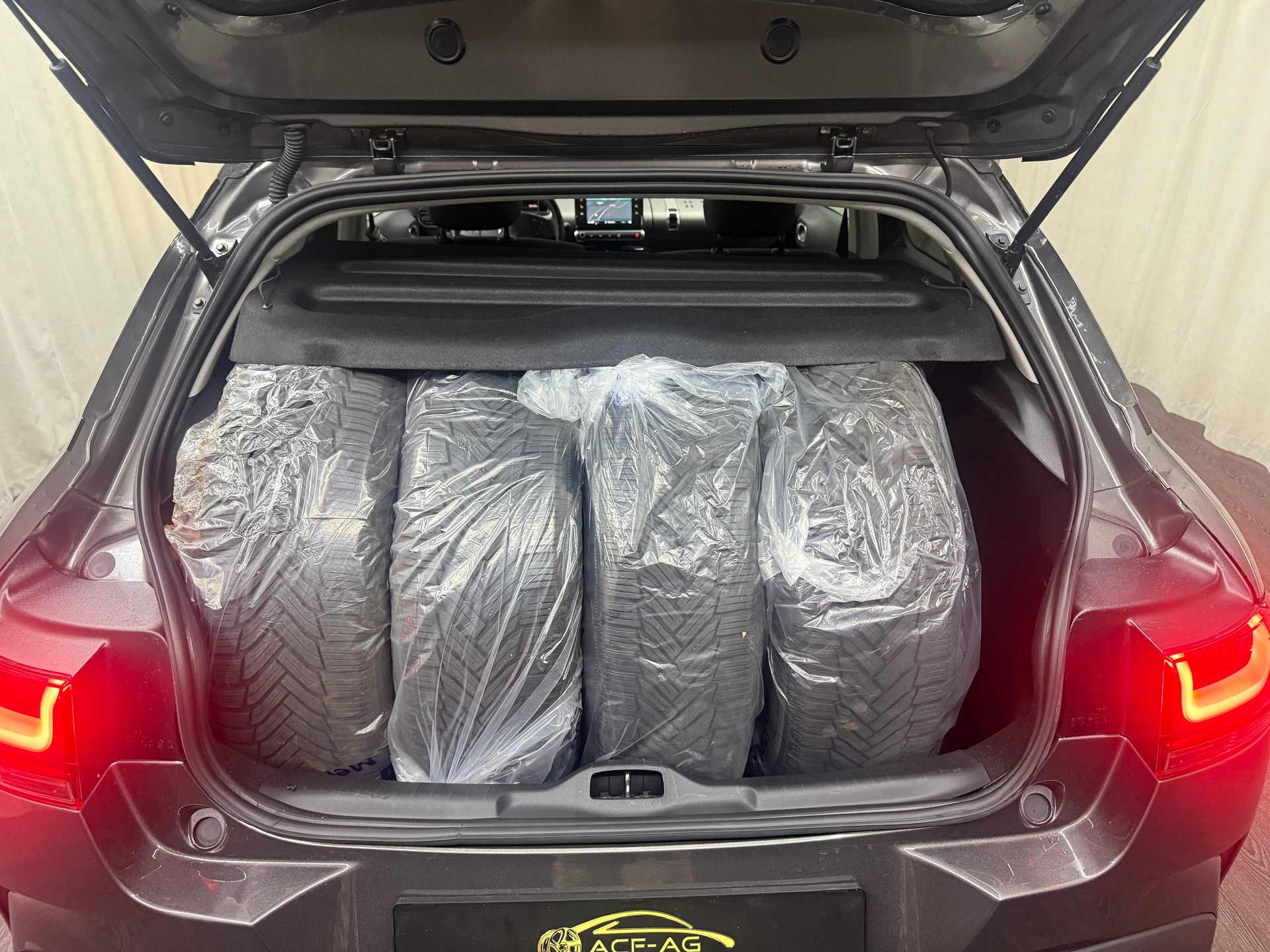 CITROEN C4 Cactus 1.2 Pure Tech Shine-image-17