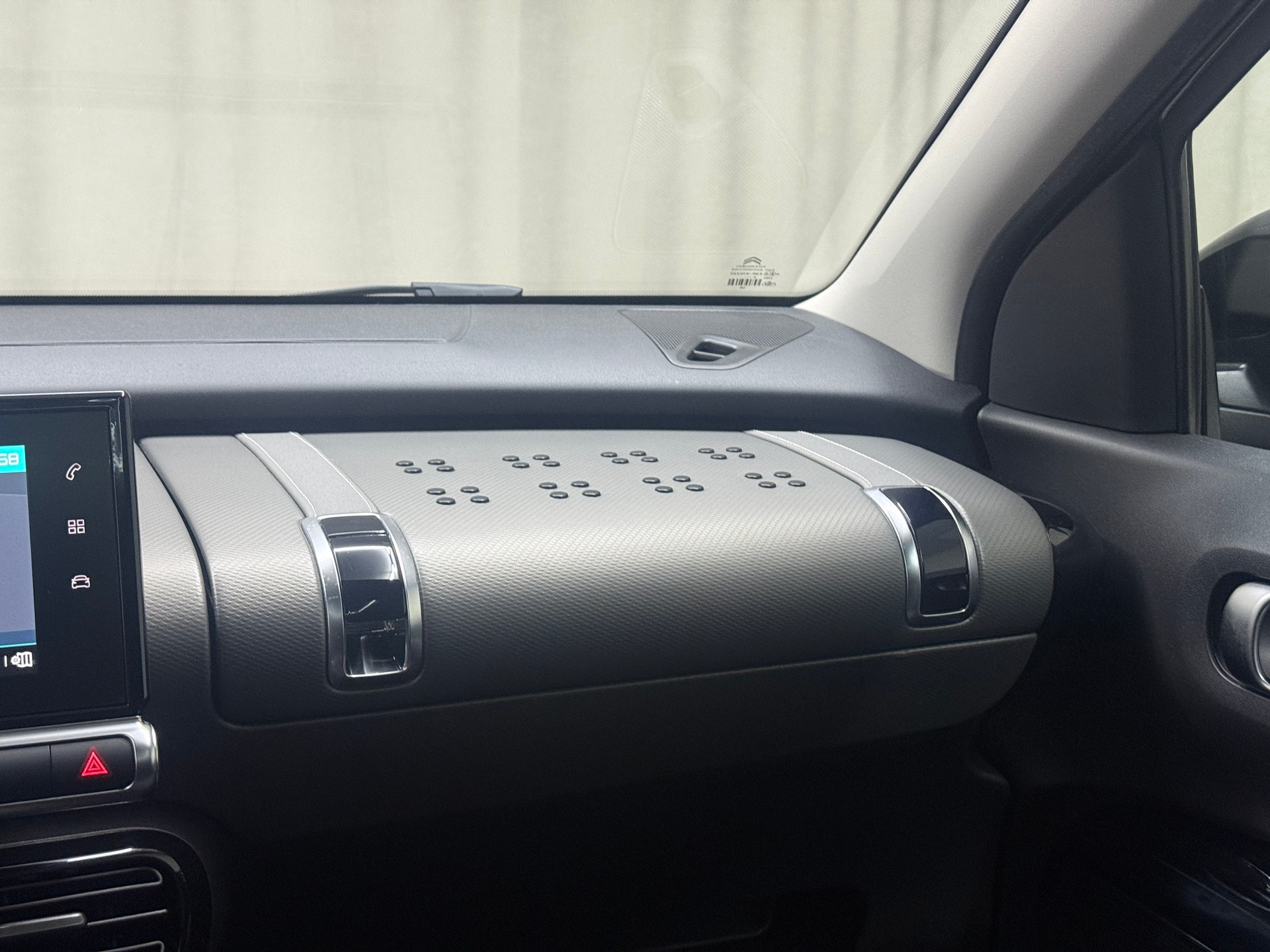 CITROEN C4 Cactus 1.2 Pure Tech Shine-image-12