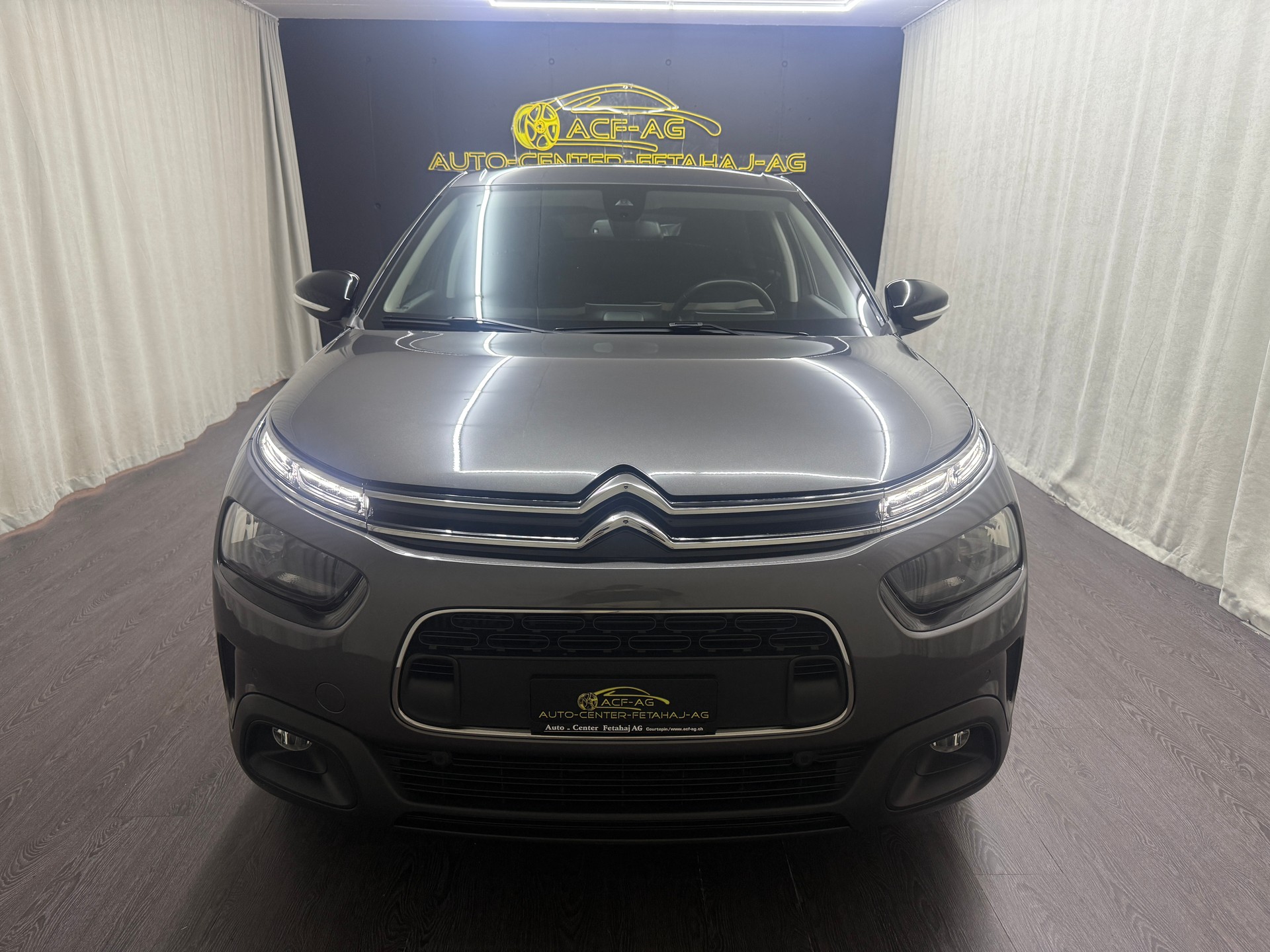 CITROEN C4 Cactus 1.2 Pure Tech Shine-image-1